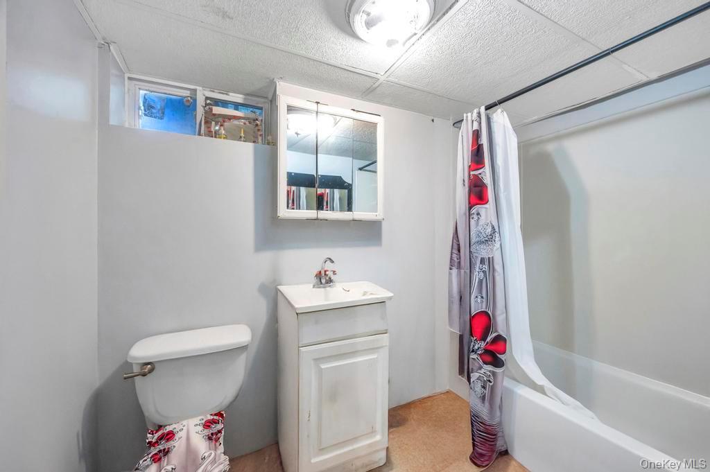 Single Family Northern  Nassau County, NY 11553, MLS-931951-13