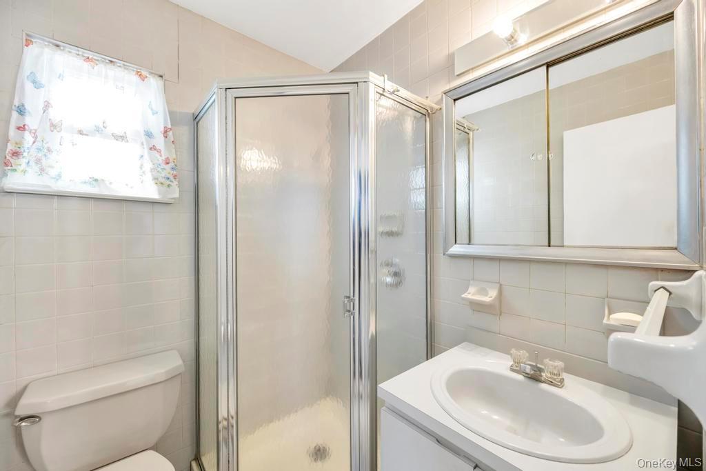 Single Family Hope Nassau County, NY 11803, MLS-931959-16