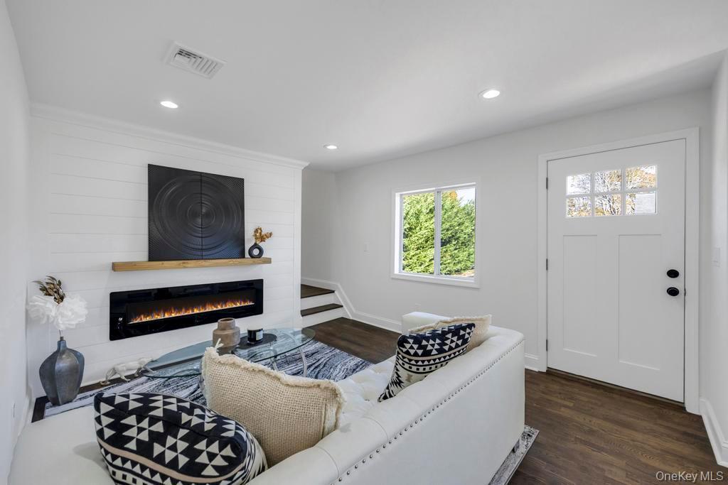 Single Family Rollstone Avenue  Suffolk County, NY 11796, MLS-931990-9