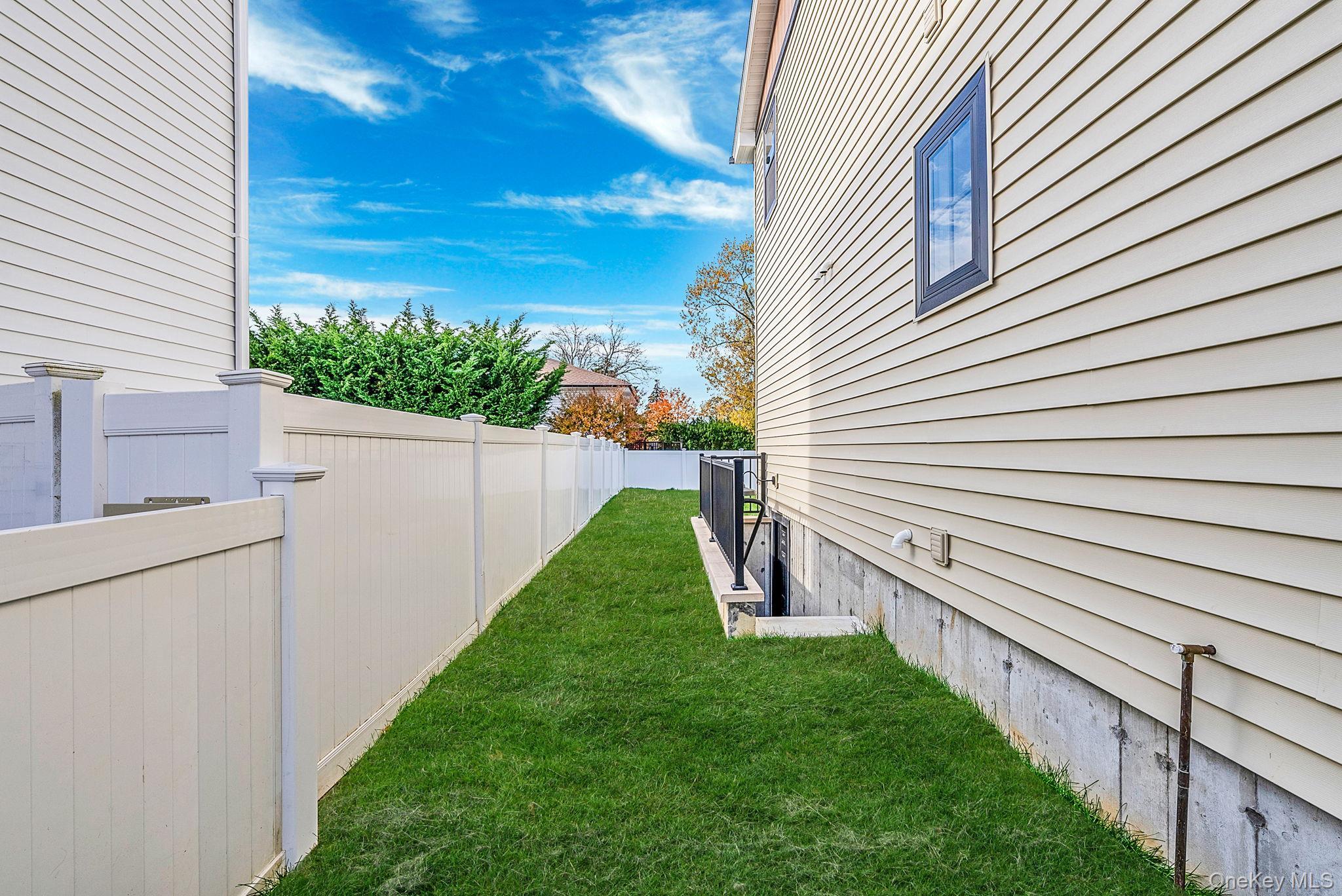 Single Family Lefferts Nassau County, NY 11710, MLS-932005-49