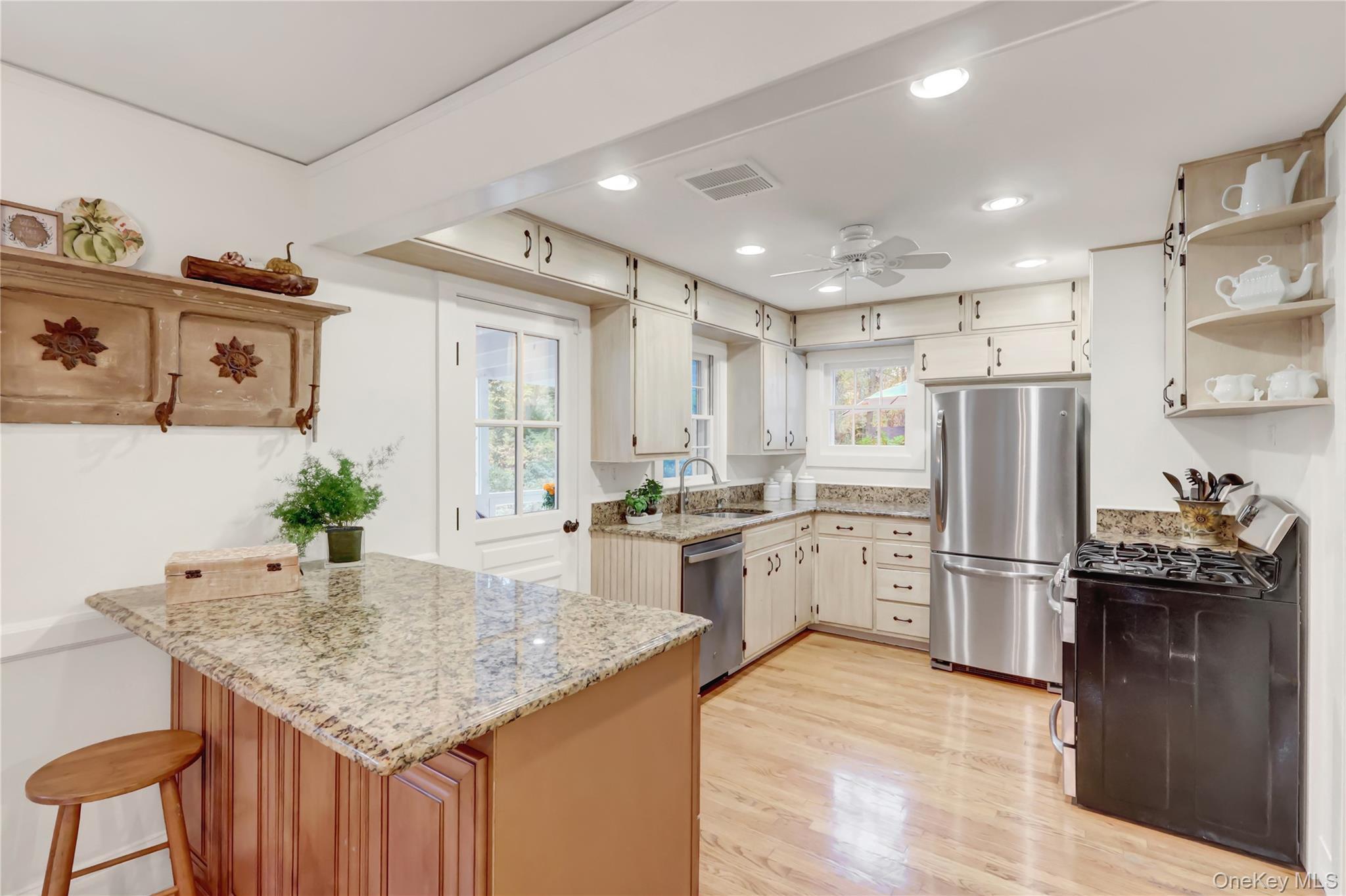 Single Family Highwood  Suffolk County, NY 11733, MLS-932014-17