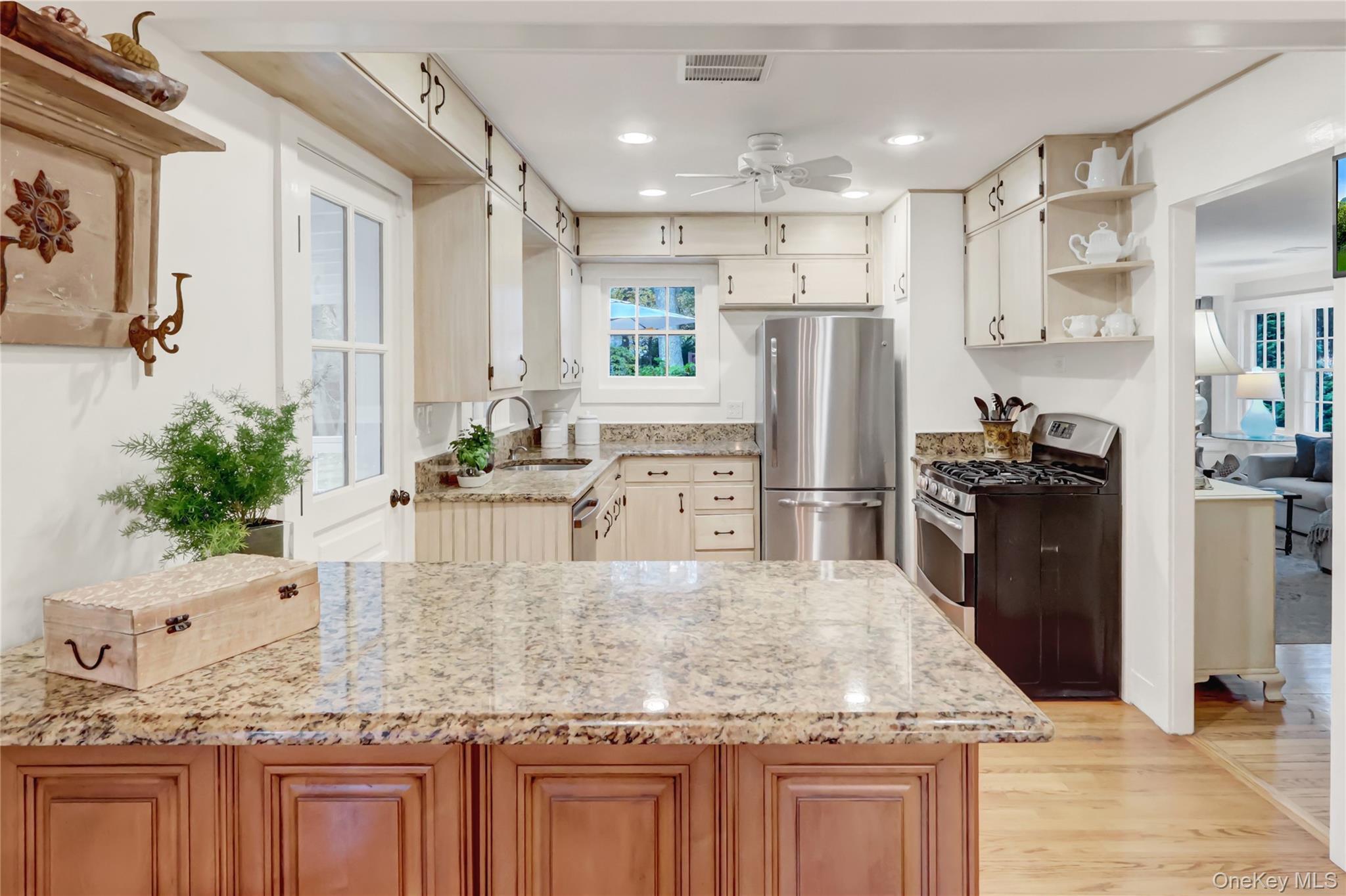 Single Family Highwood  Suffolk County, NY 11733, MLS-932014-18