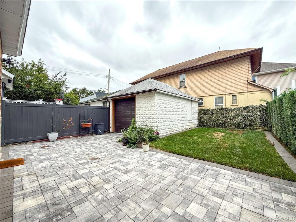 Single Family Avenue J Brooklyn, NY 11210, MLS-932062-35