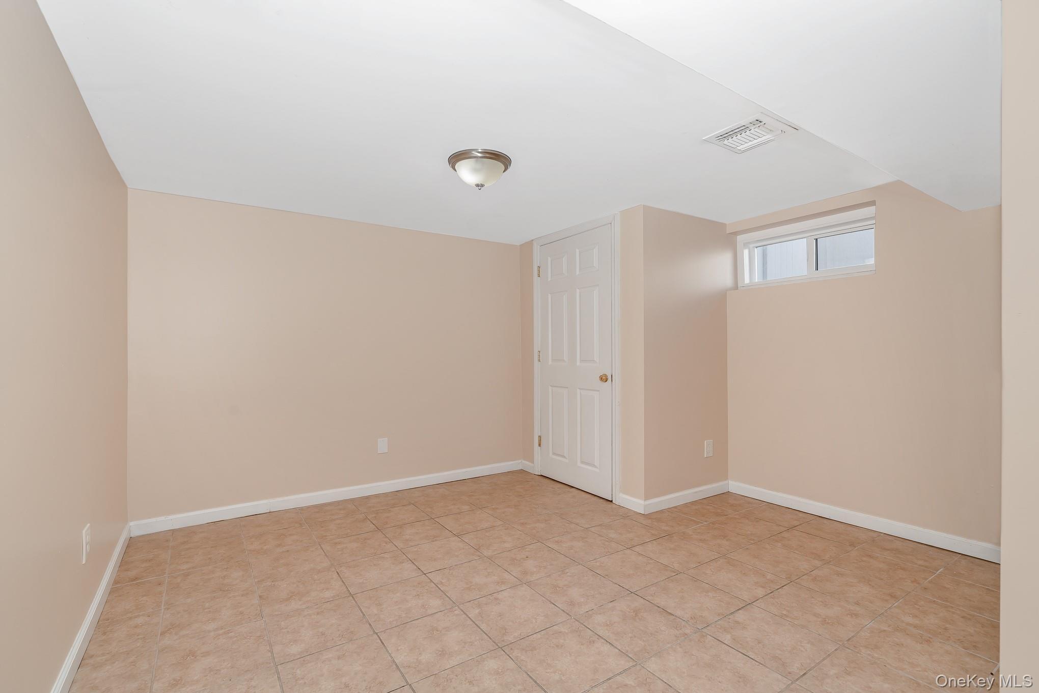 Single Family 1st  Suffolk County, NY 11717, MLS-932073-22