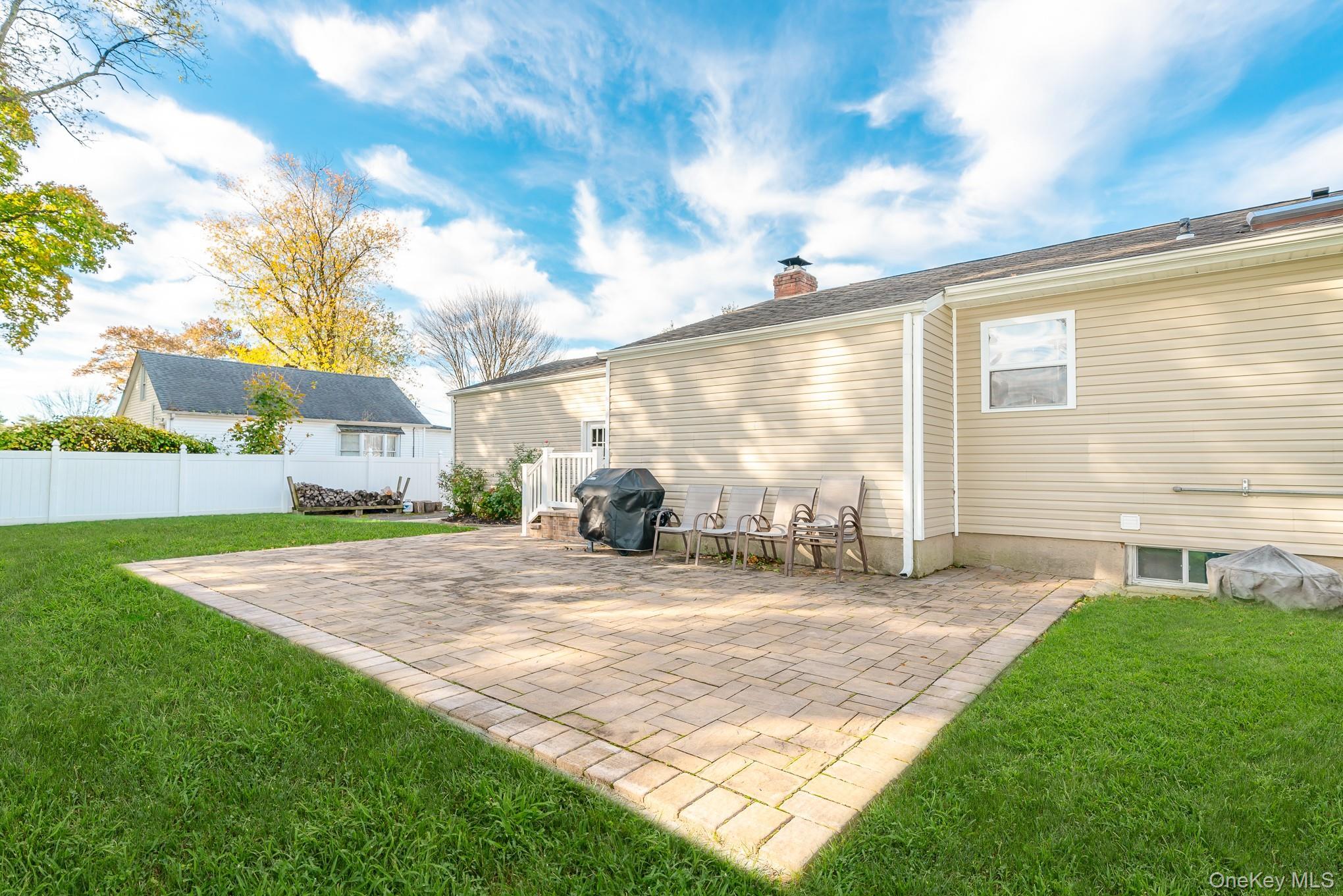 Single Family 1st  Suffolk County, NY 11717, MLS-932073-37