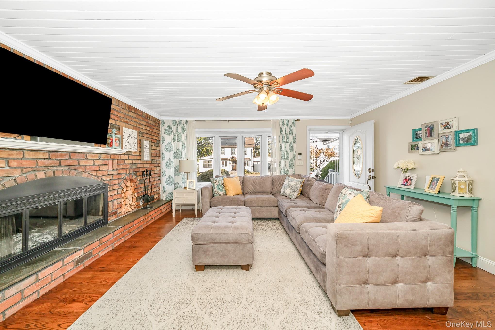 Single Family 1st  Suffolk County, NY 11717, MLS-932073-4