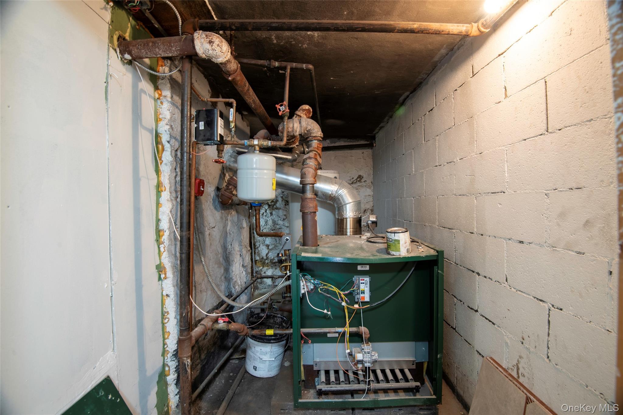 Single Family Heath Avenue Bronx, NY 10463, MLS-932079-37