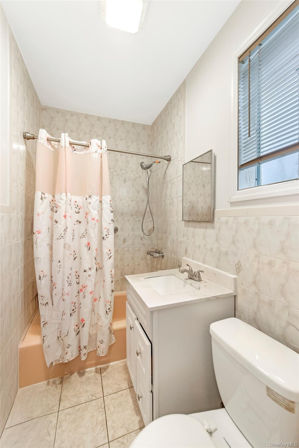 Single Family Gipson  Queens, NY 11691, MLS-932081-5