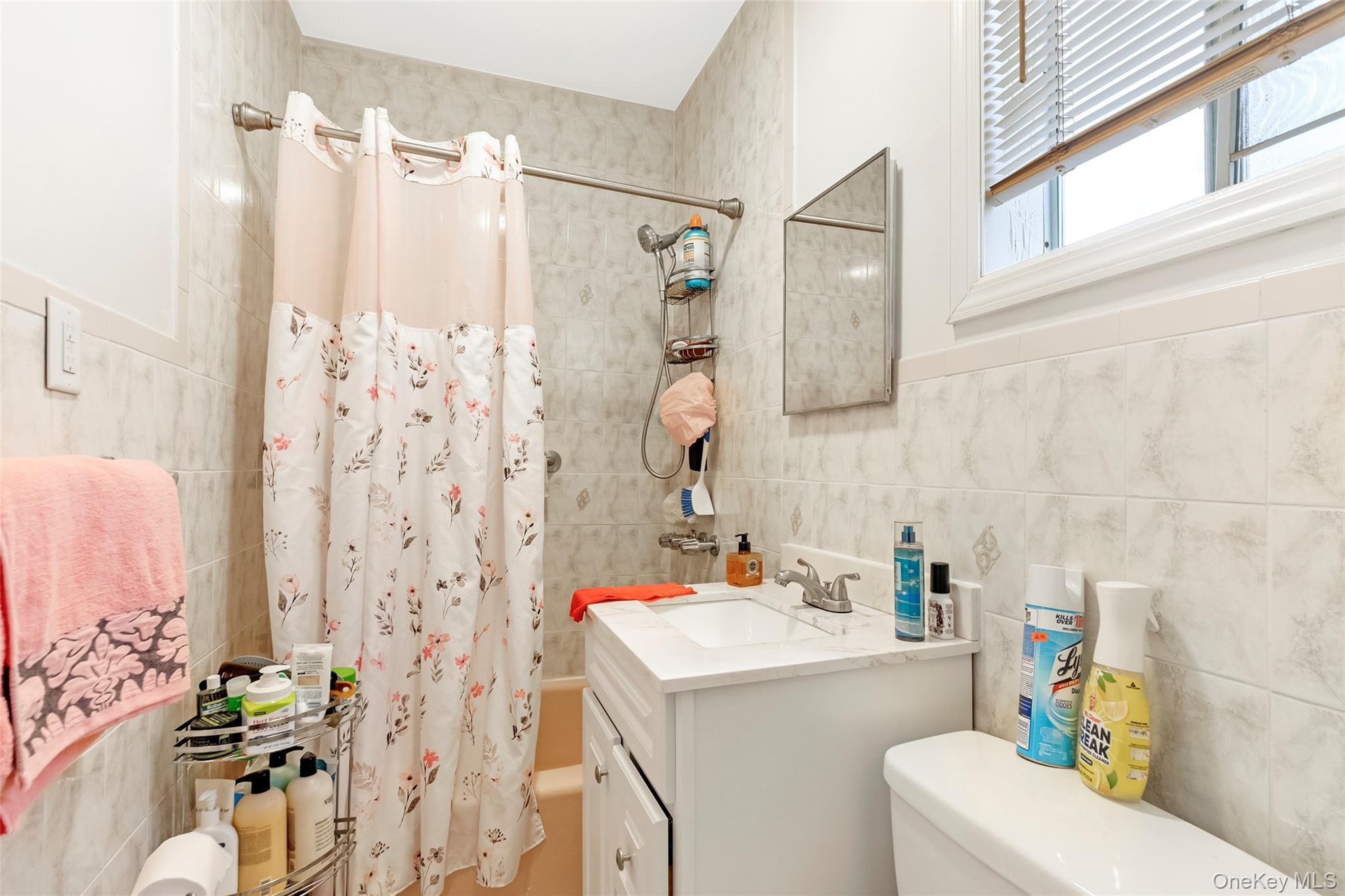 Single Family Gipson  Queens, NY 11691, MLS-932081-6