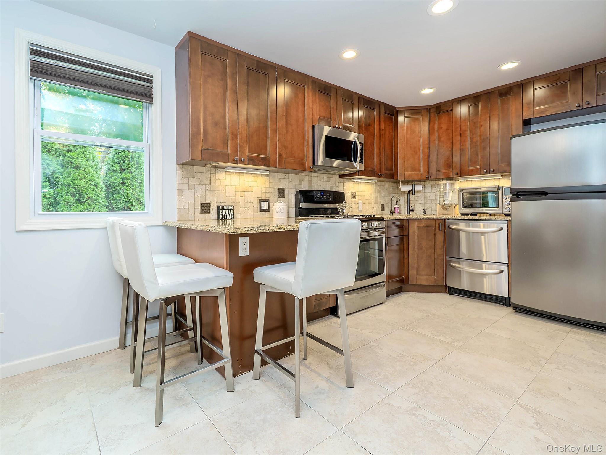 Single Family Highland Nassau County, NY 11050, MLS-932093-7