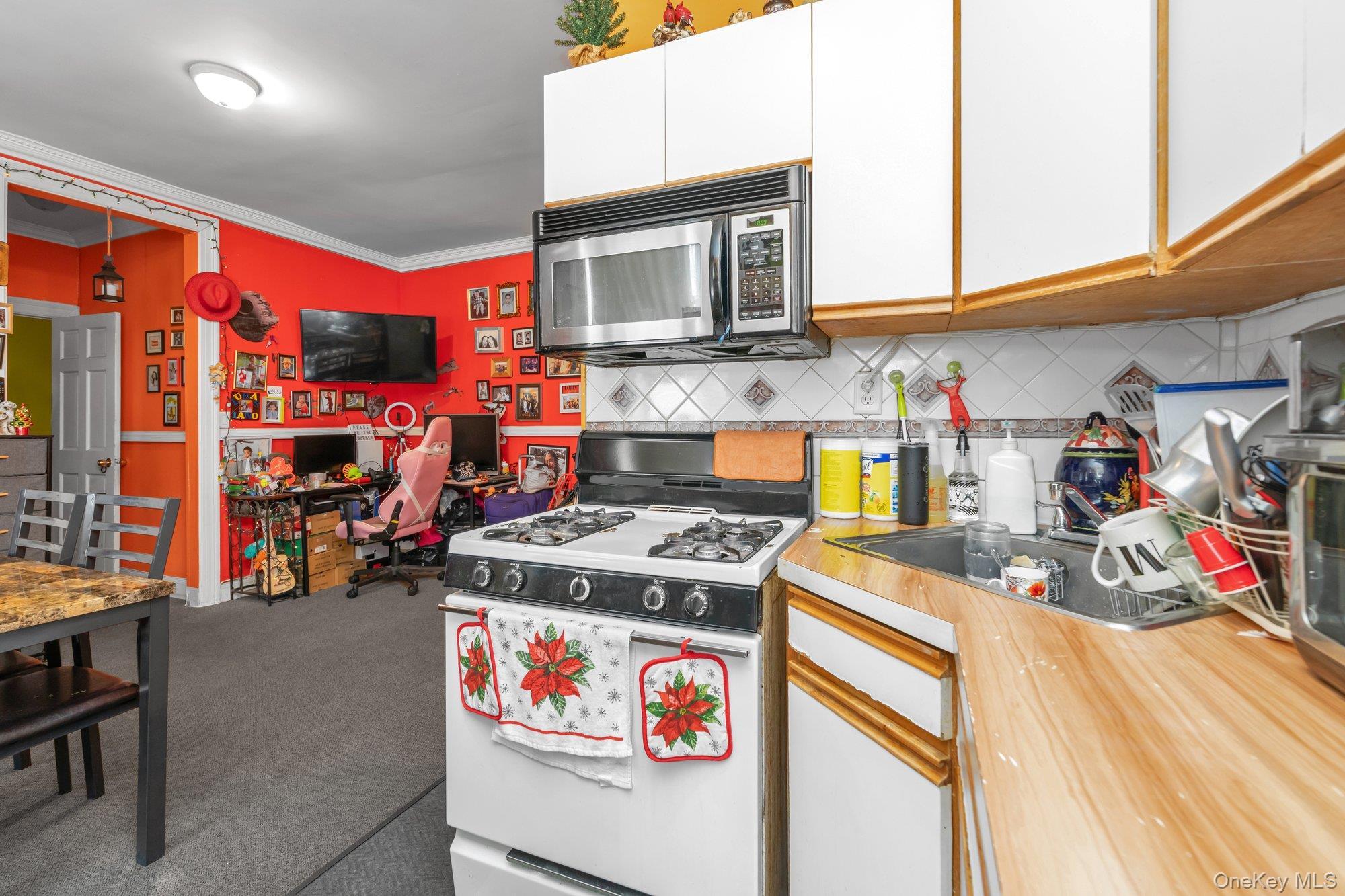 Condo 34th  Queens, NY 11372, MLS-932095-7