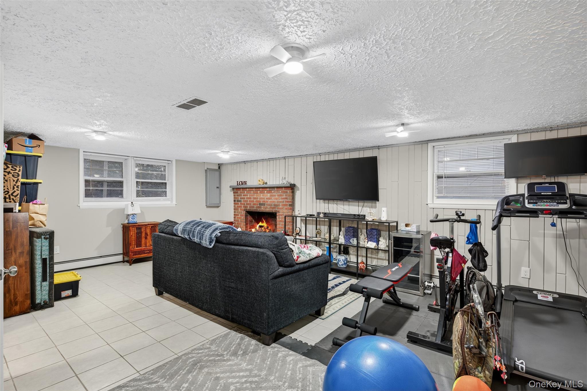 Single Family Velie  Dutchess County, NY 12540, MLS-932117-29