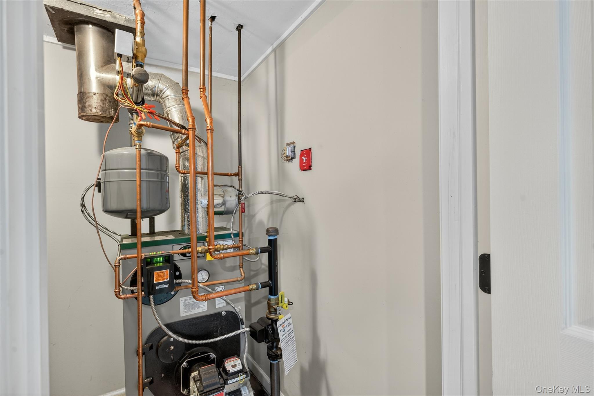 Single Family Velie  Dutchess County, NY 12540, MLS-932117-31