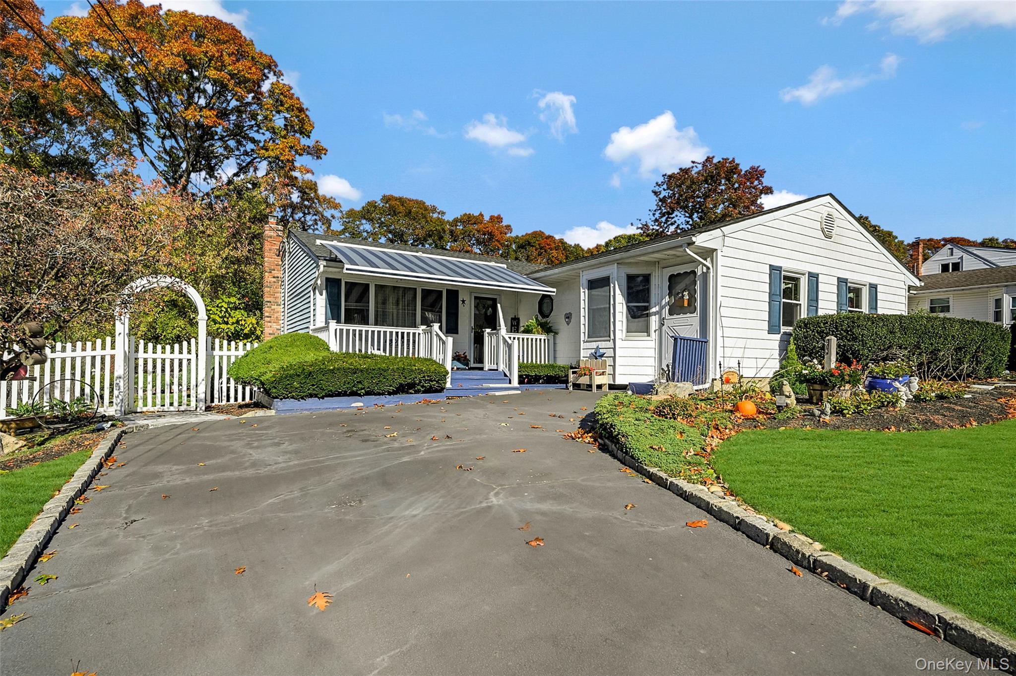 Single Family Washington Heights  Suffolk County, NY 11784, MLS-932121-2