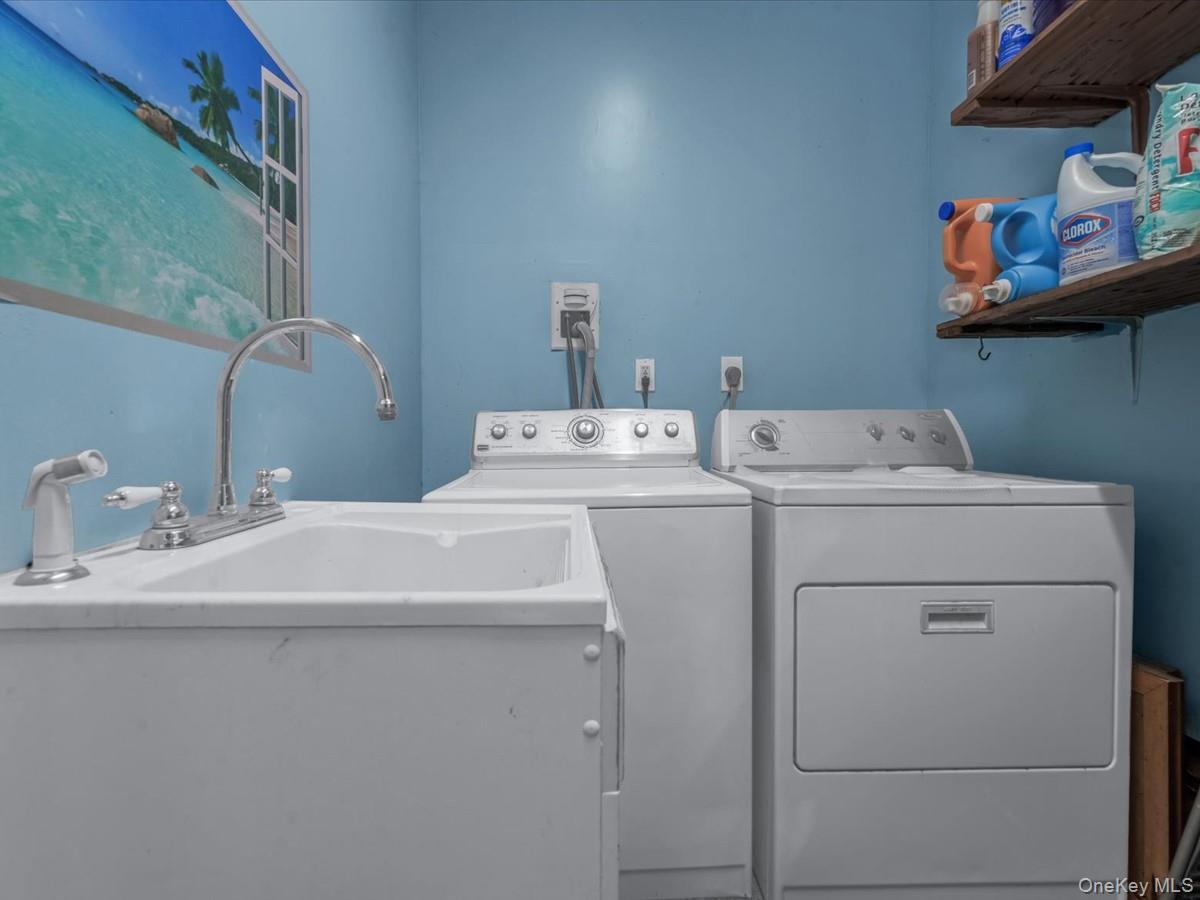 Single Family Paul Suffolk County, NY 11703, MLS-932138-23