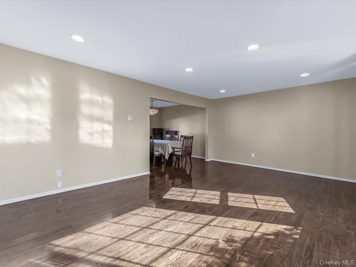 Single Family Paul Suffolk County, NY 11703, MLS-932138-6