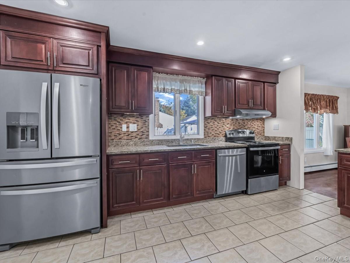 Single Family Paul Suffolk County, NY 11703, MLS-932138-7