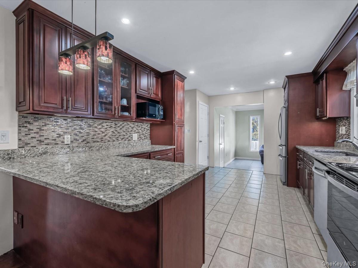 Single Family Paul Suffolk County, NY 11703, MLS-932138-8