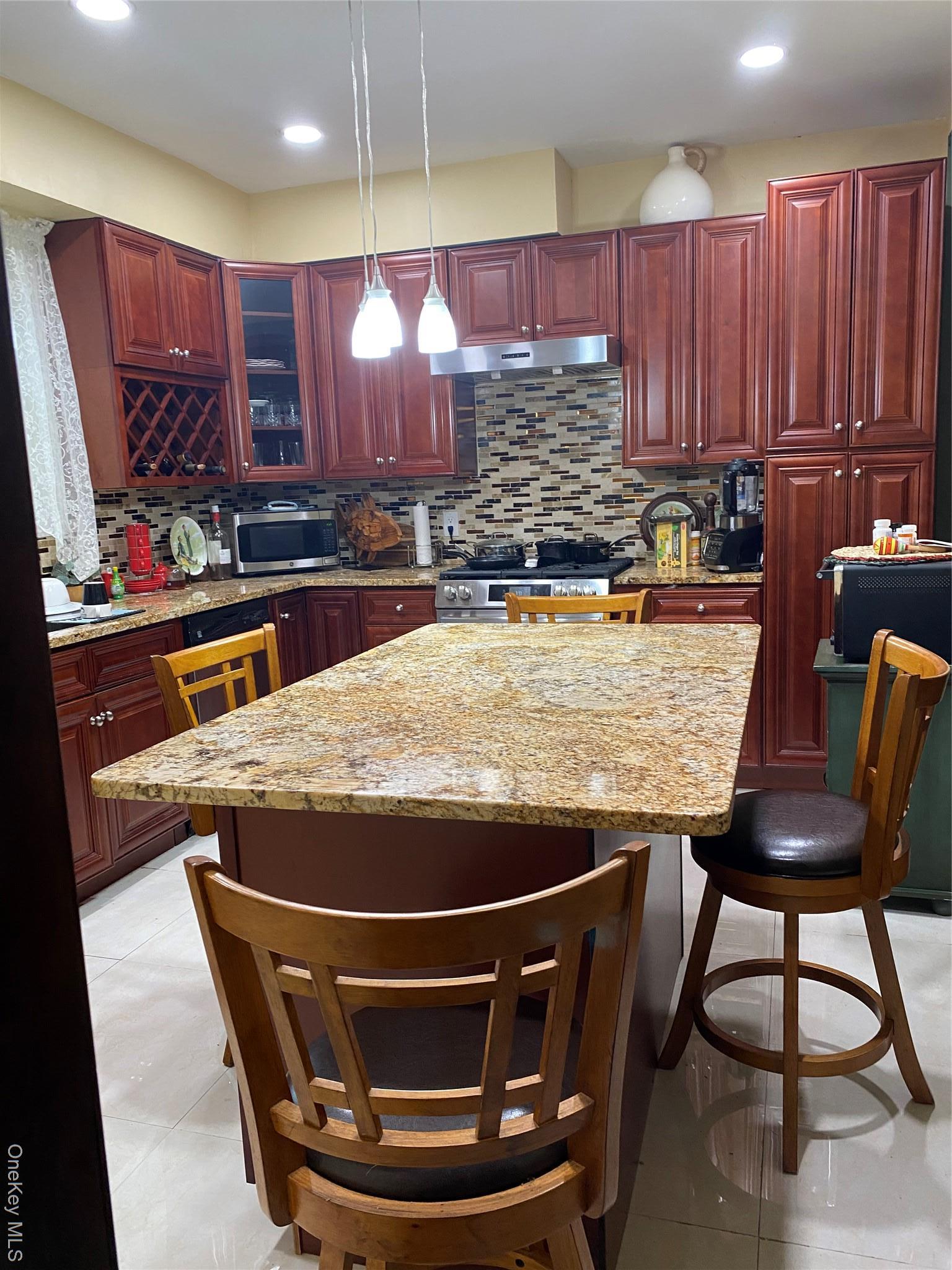 Single Family Beech  Nassau County, NY 11580, MLS-932142-4