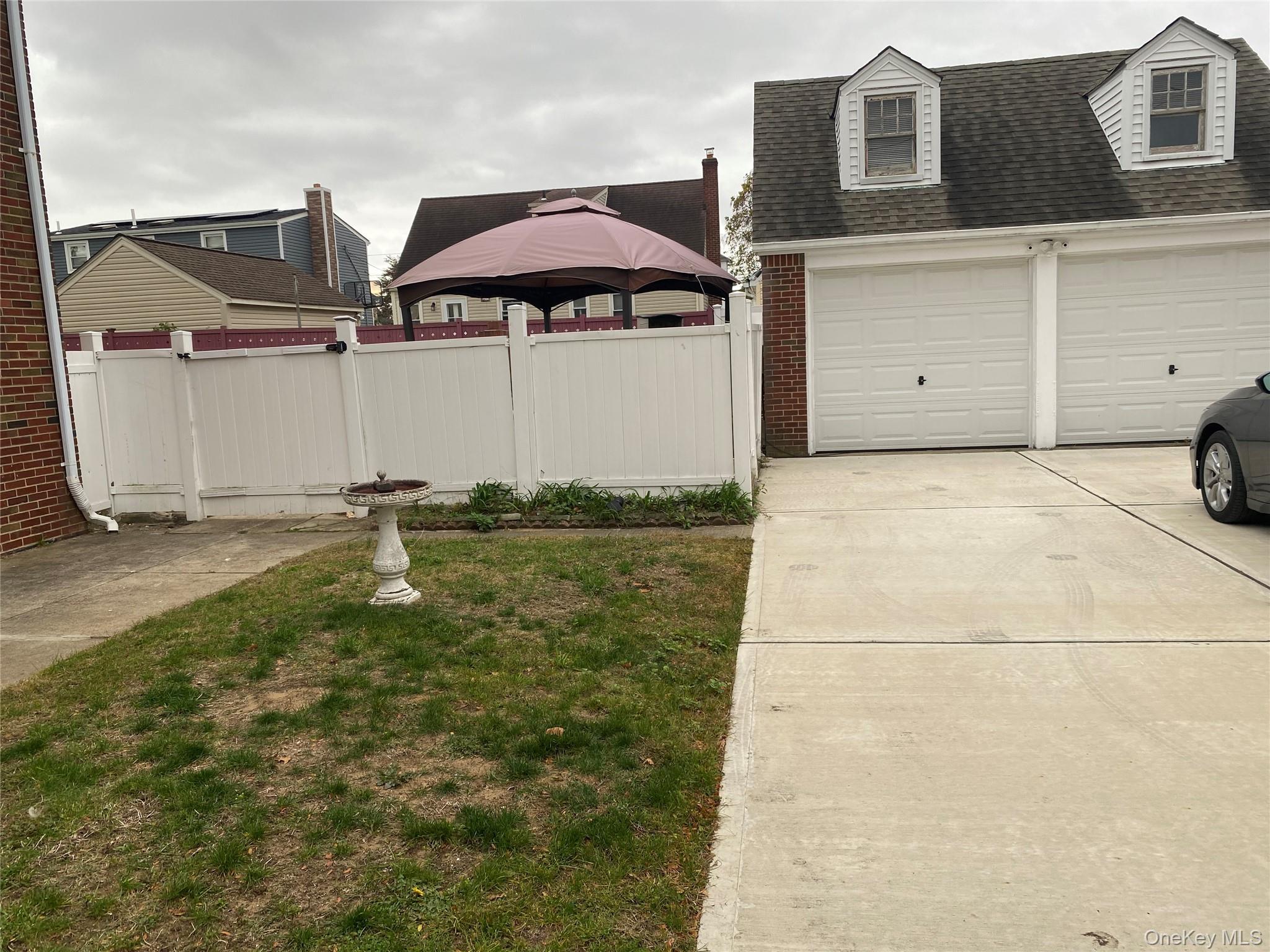 Single Family Beech  Nassau County, NY 11580, MLS-932142-5