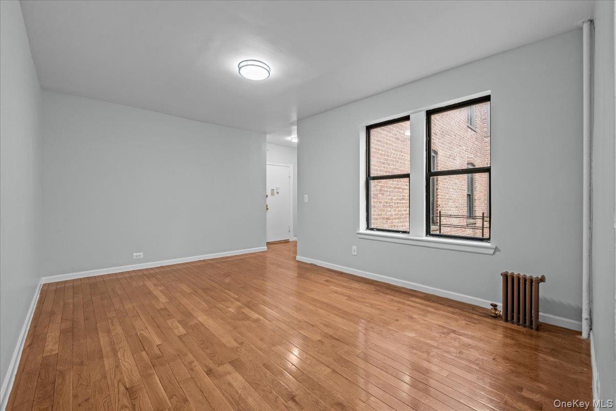 Single Family Cruger  Bronx, NY 10462, MLS-932185-4