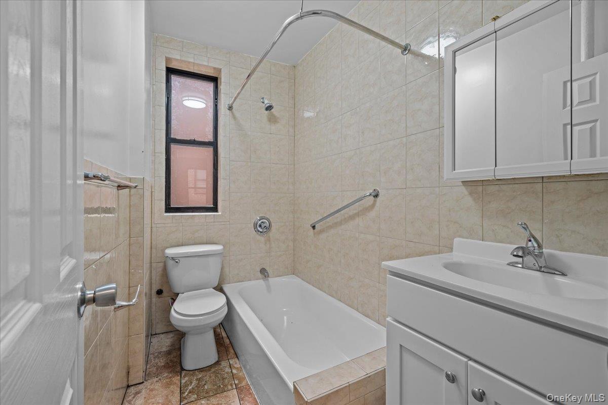 Single Family Cruger  Bronx, NY 10462, MLS-932185-5