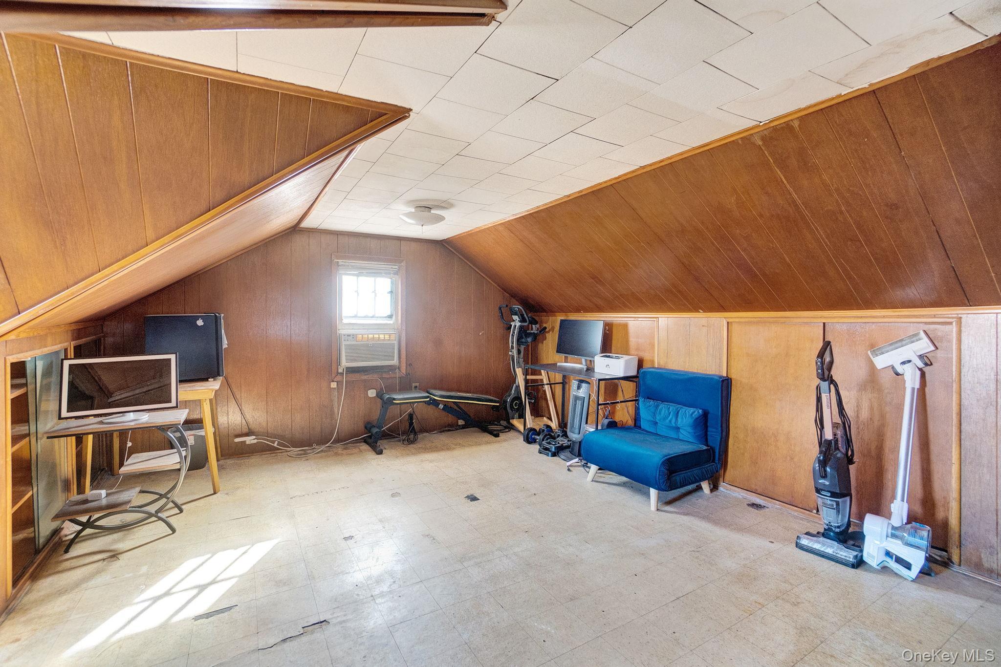 Single Family 211th St  Queens, NY 11411, MLS-932186-23