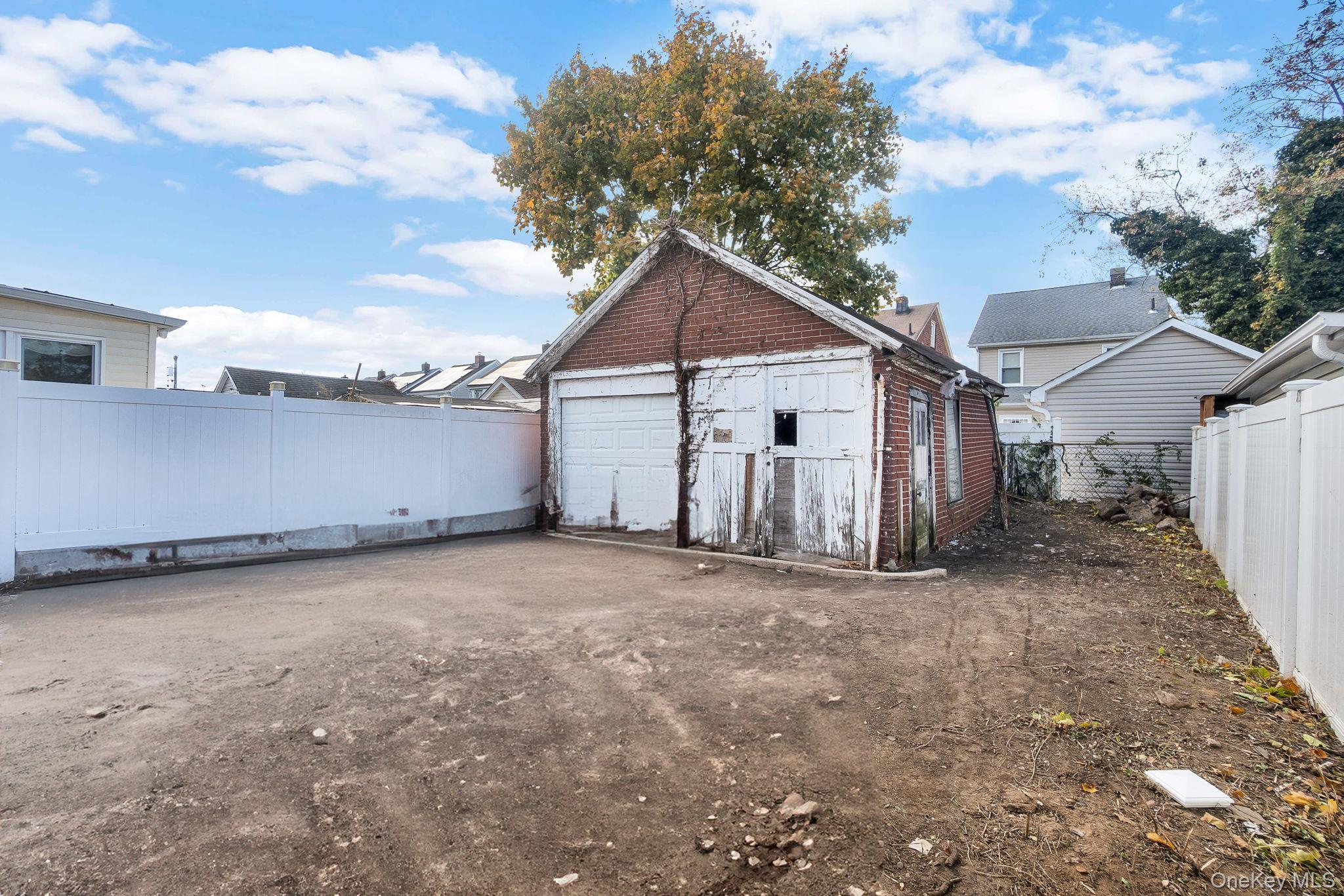 Single Family 211th St  Queens, NY 11411, MLS-932186-28