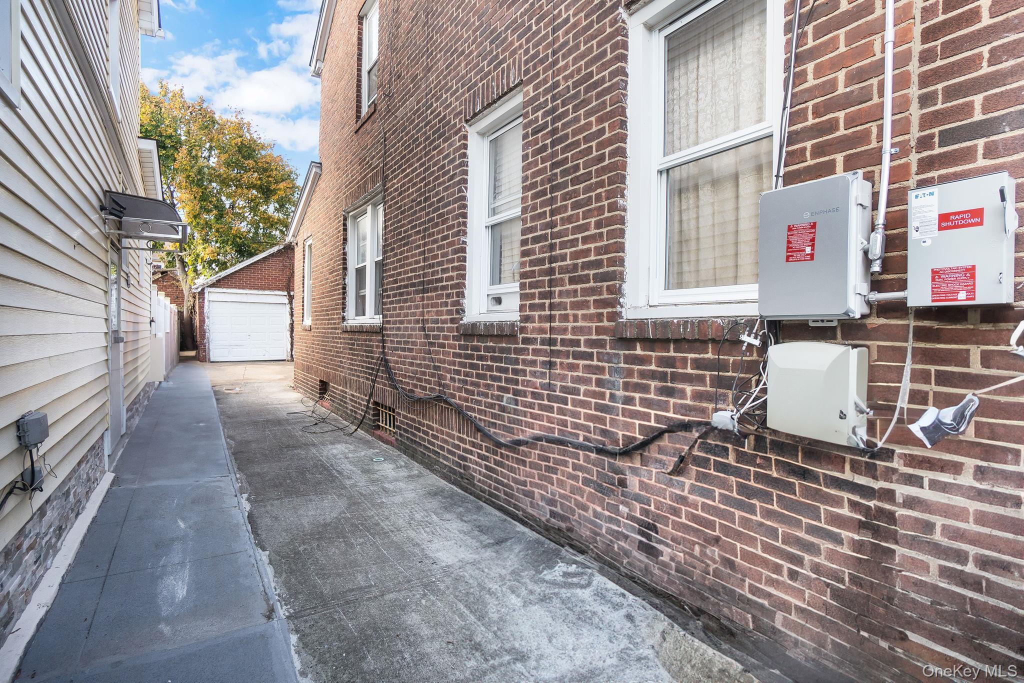 Single Family 211th St  Queens, NY 11411, MLS-932186-29