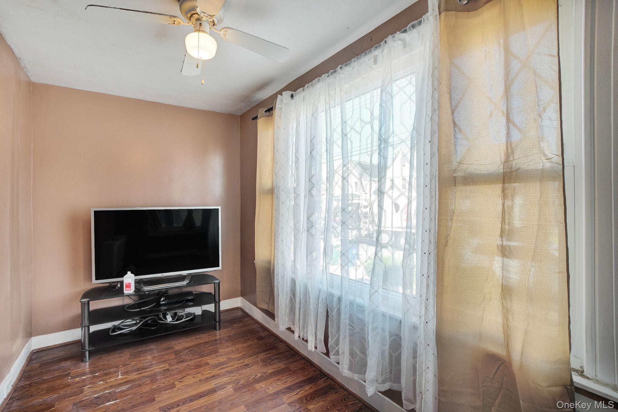 Single Family 211th St  Queens, NY 11411, MLS-932186-8