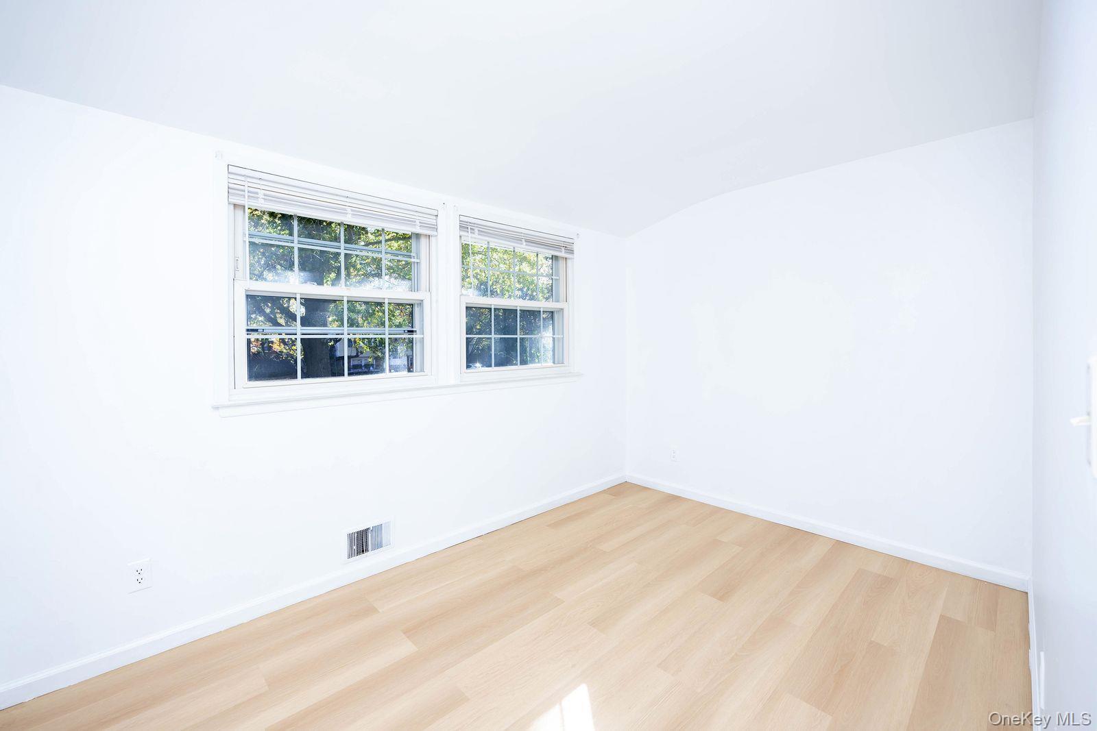 Single Family Mayflower  Suffolk County, NY 11733, MLS-932190-12