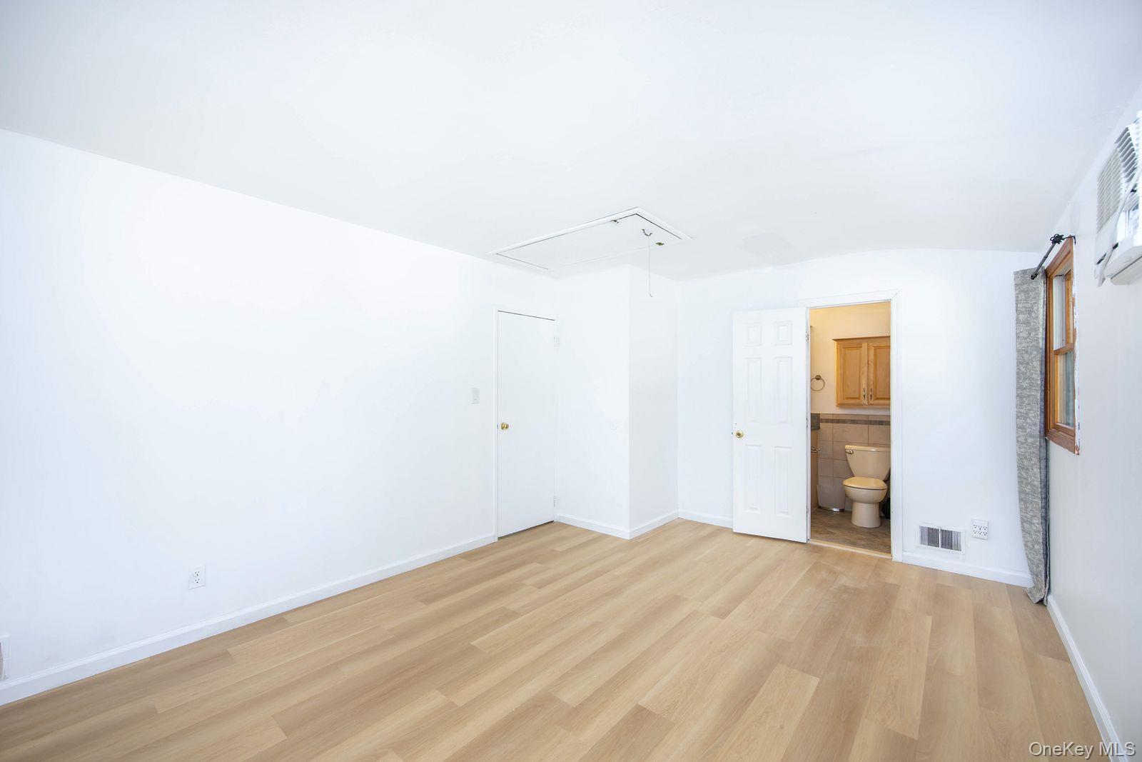 Single Family Mayflower  Suffolk County, NY 11733, MLS-932190-9