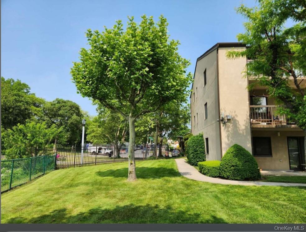 Condo 115th  Queens, NY 11356, MLS-932195-4