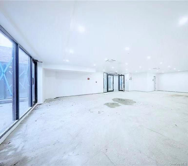 Commercial Lease Sanford  Queens, NY 11358, MLS-932204-3
