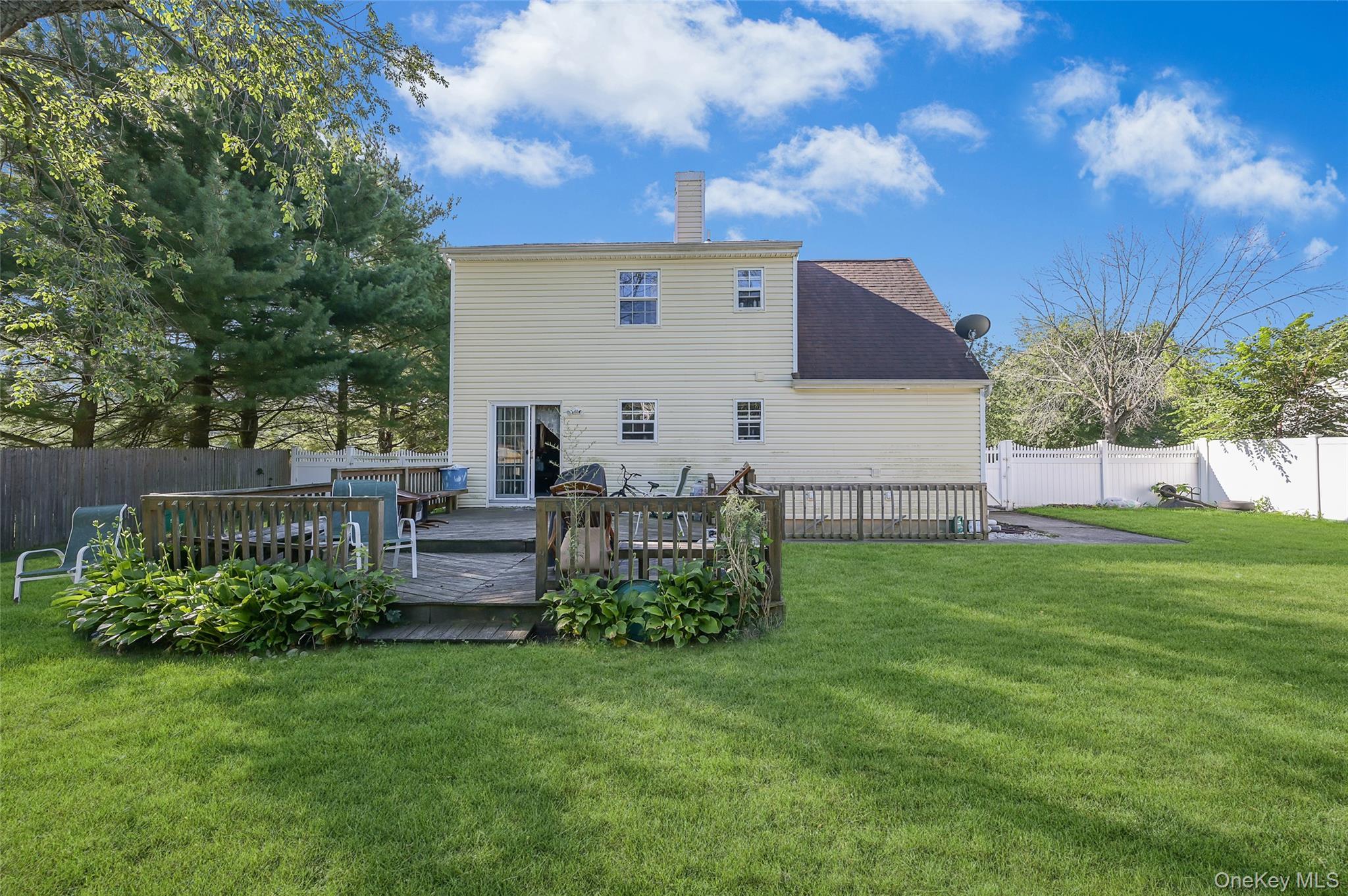 Single Family Cherry  Suffolk County, NY 11722, MLS-932233-30