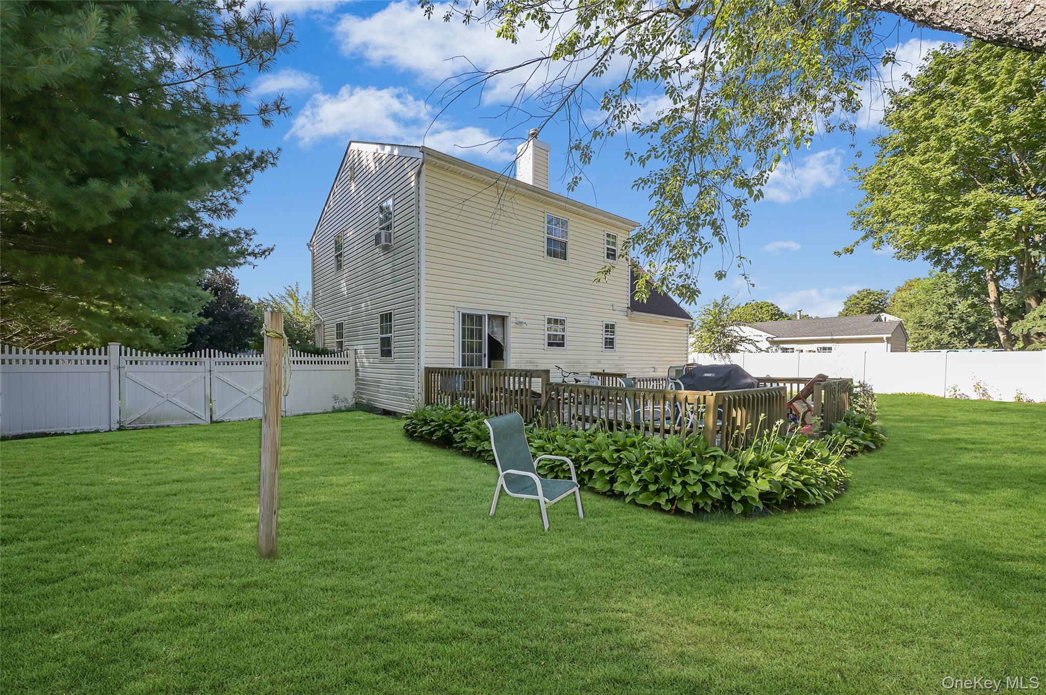 Single Family Cherry  Suffolk County, NY 11722, MLS-932233-31