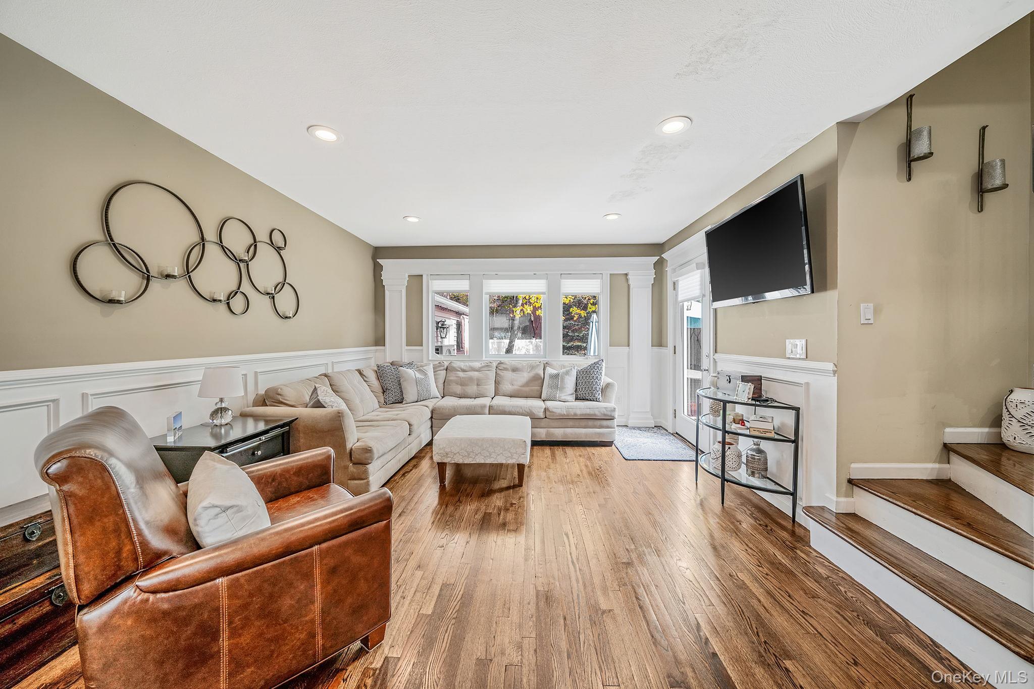 Single Family Franklyn  Suffolk County, NY 11716, MLS-932237-10