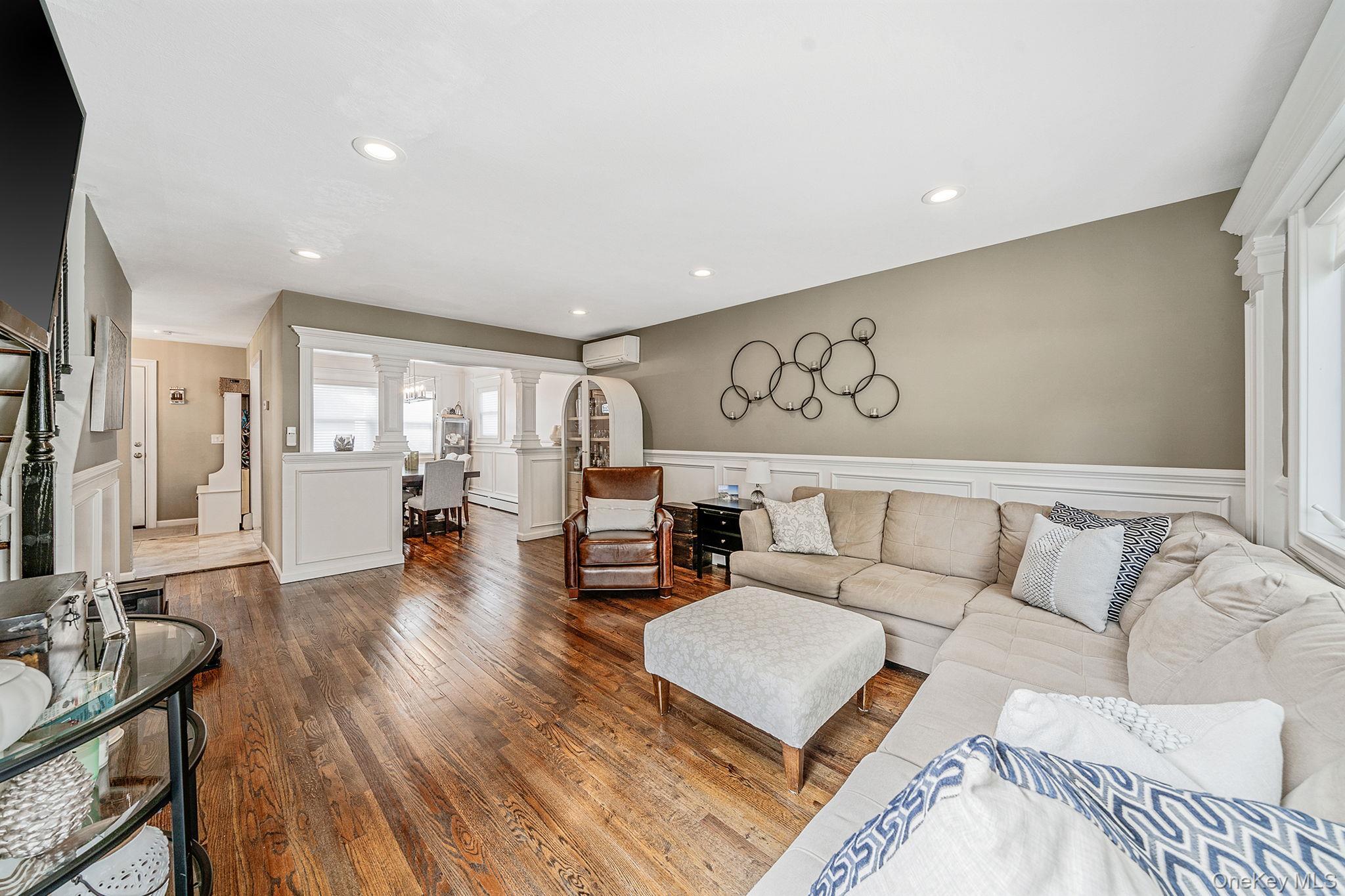 Single Family Franklyn  Suffolk County, NY 11716, MLS-932237-12