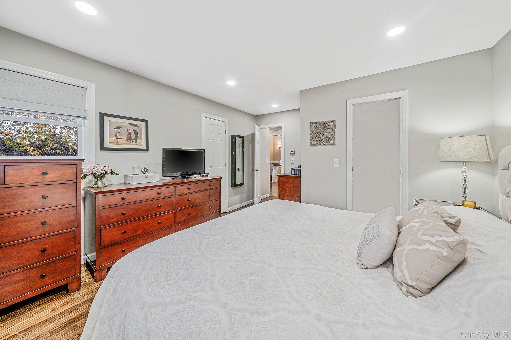 Single Family Franklyn  Suffolk County, NY 11716, MLS-932237-15