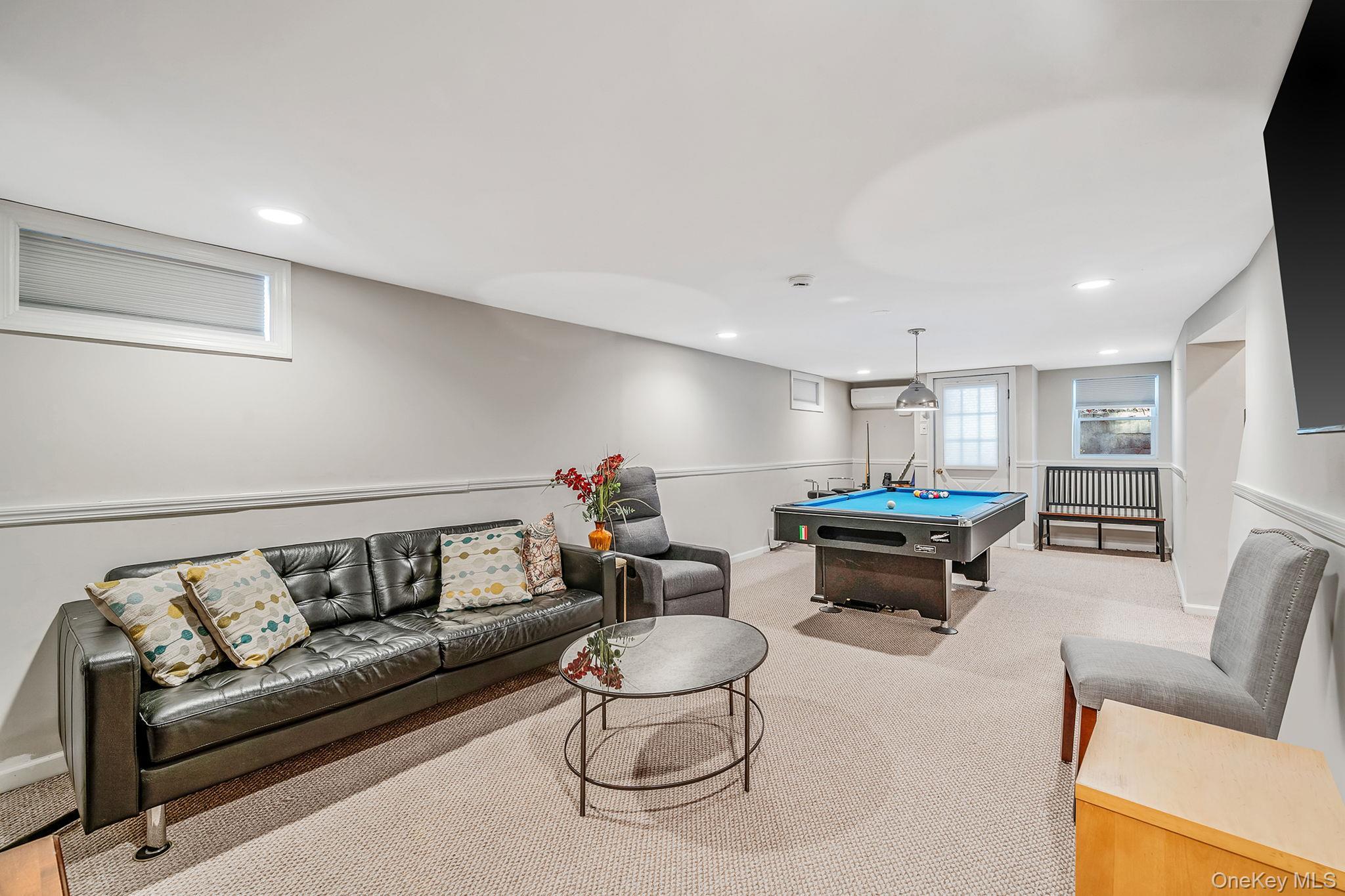 Single Family Franklyn  Suffolk County, NY 11716, MLS-932237-21