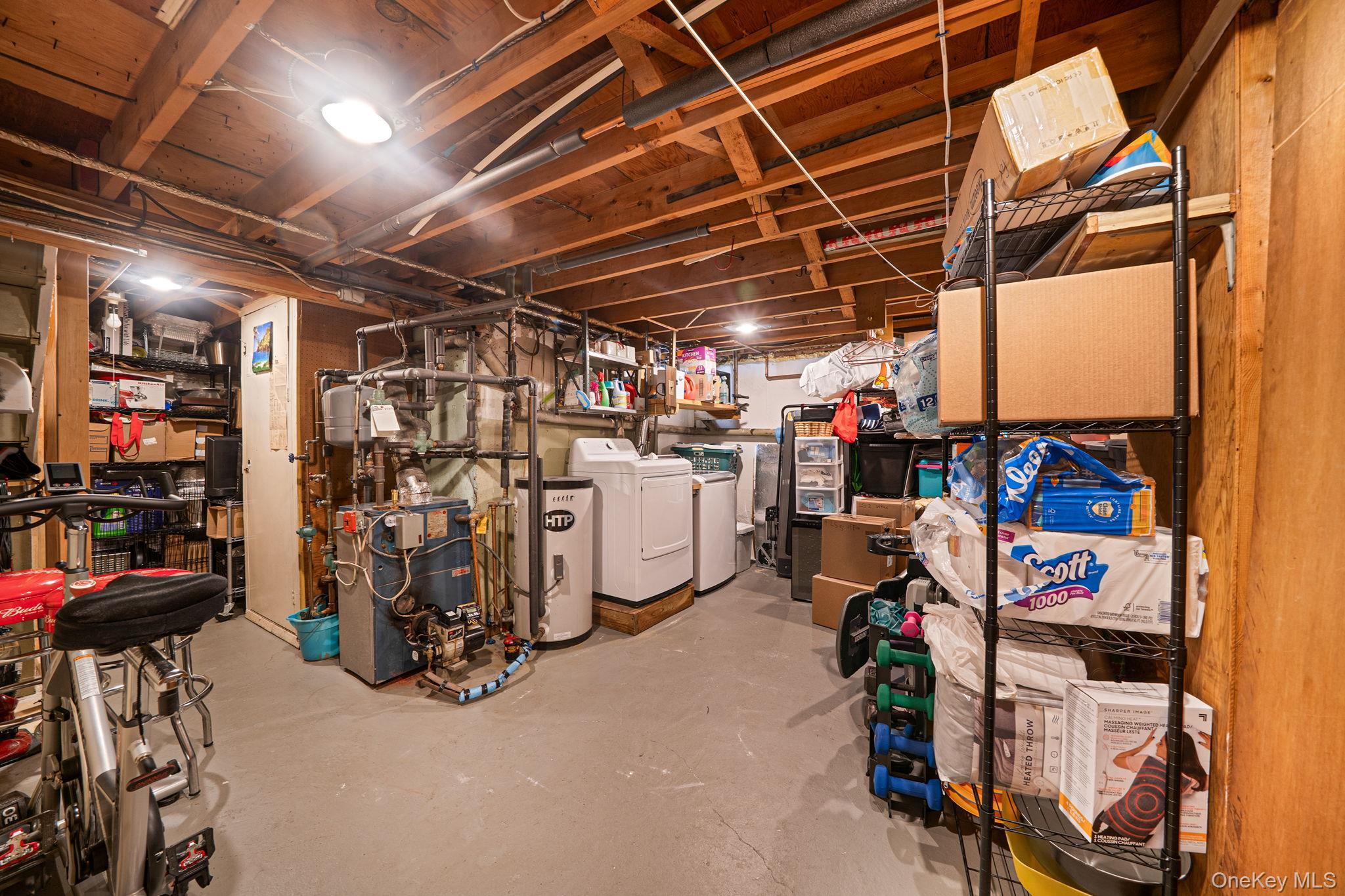 Single Family Franklyn  Suffolk County, NY 11716, MLS-932237-24