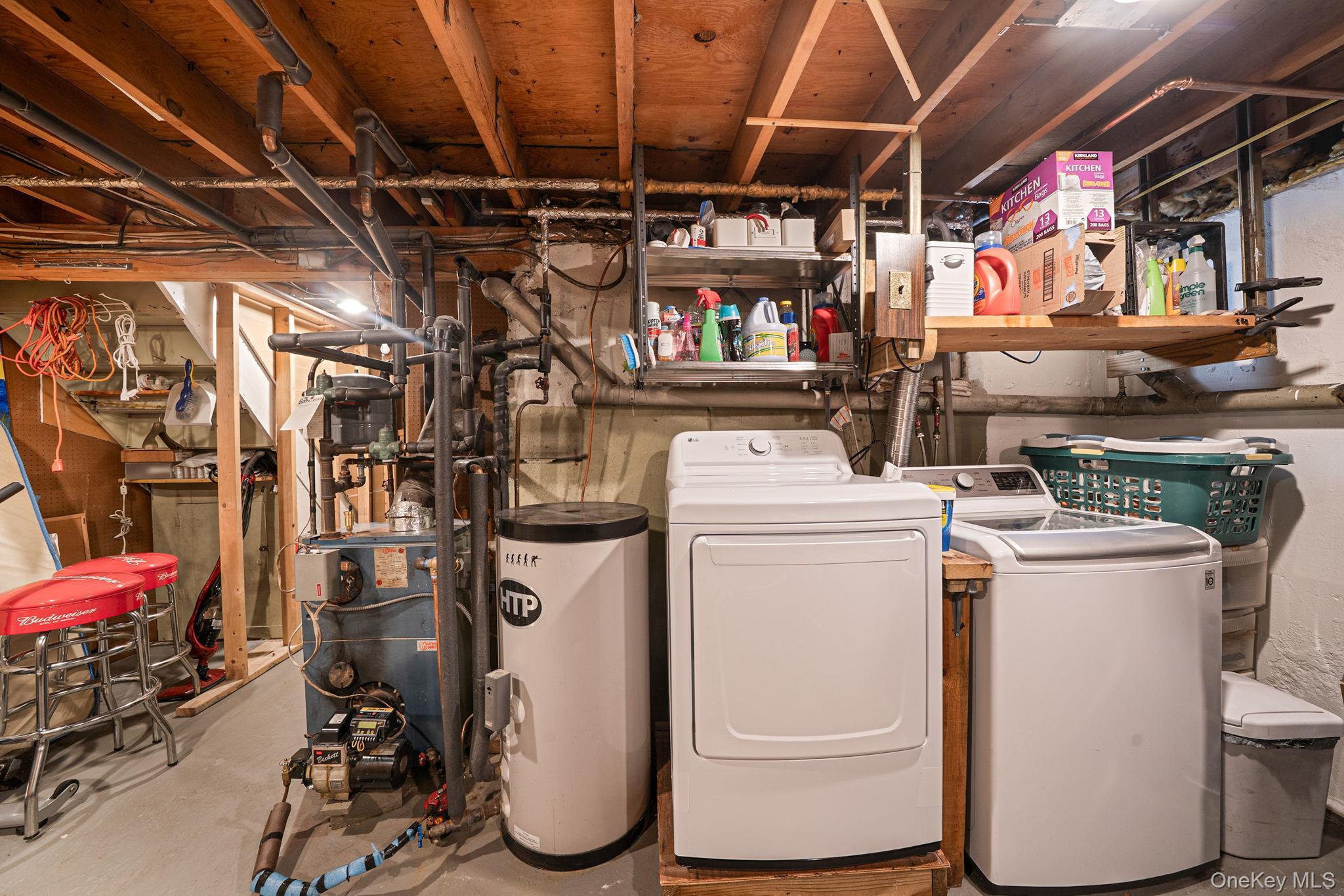 Single Family Franklyn  Suffolk County, NY 11716, MLS-932237-25