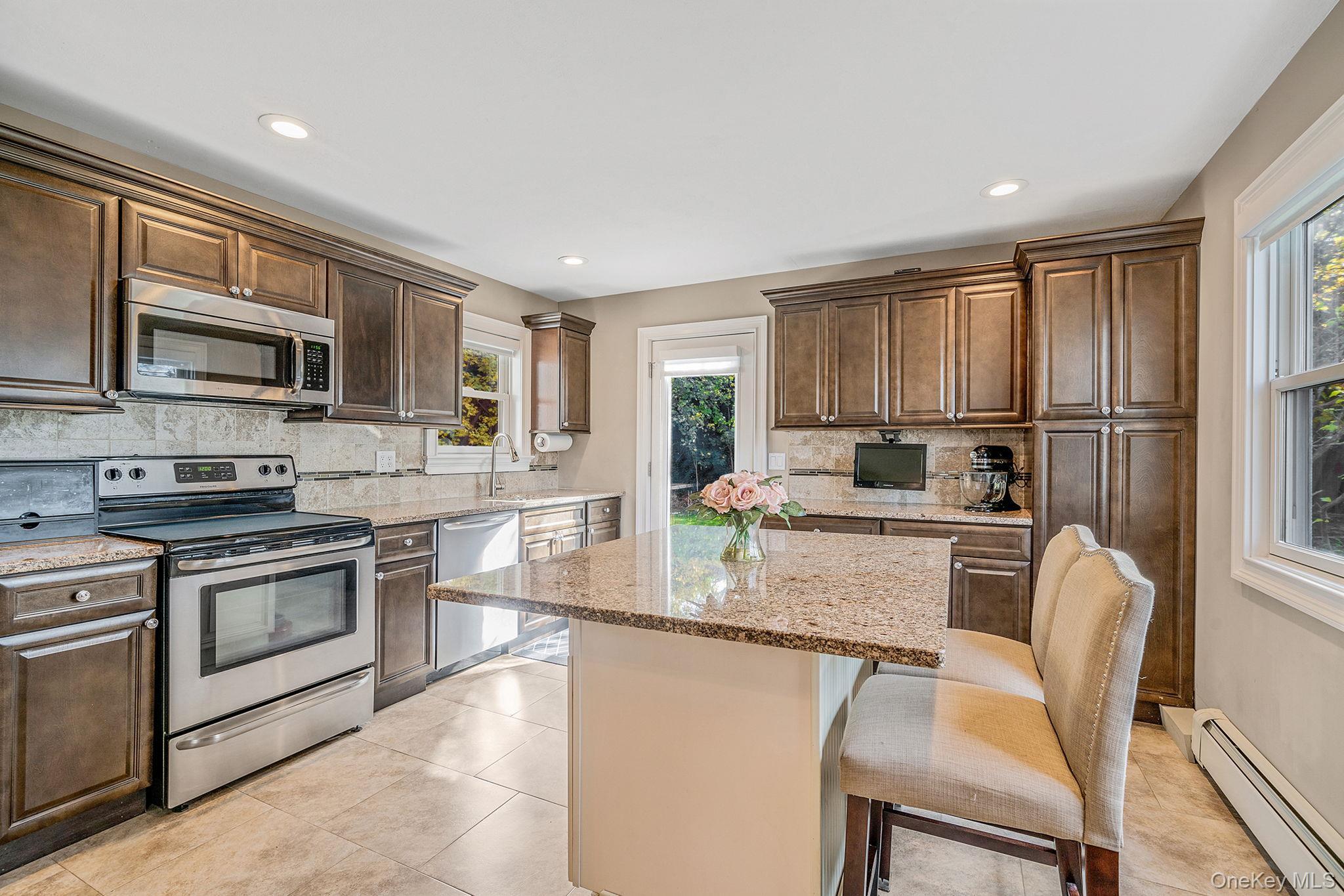 Single Family Franklyn  Suffolk County, NY 11716, MLS-932237-5