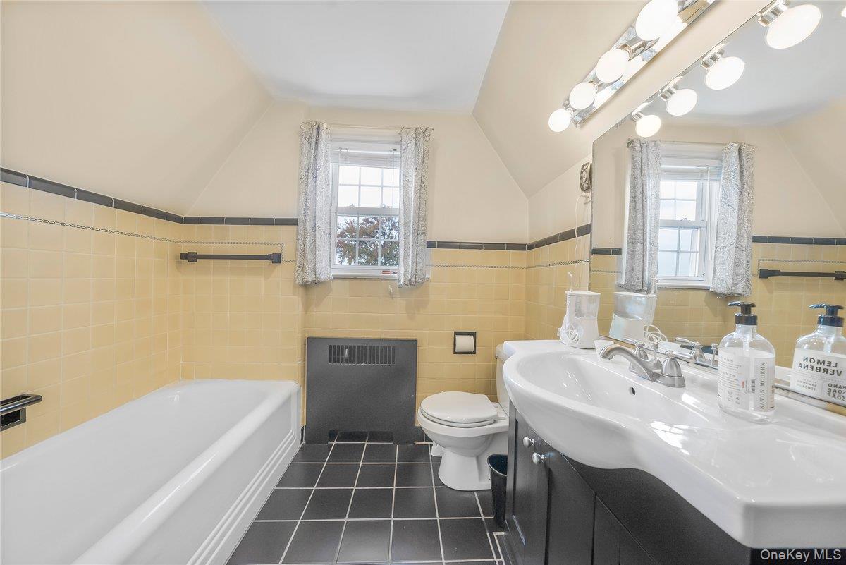 Single Family Huntington  Westchester County, NY 10704, MLS-932294-29