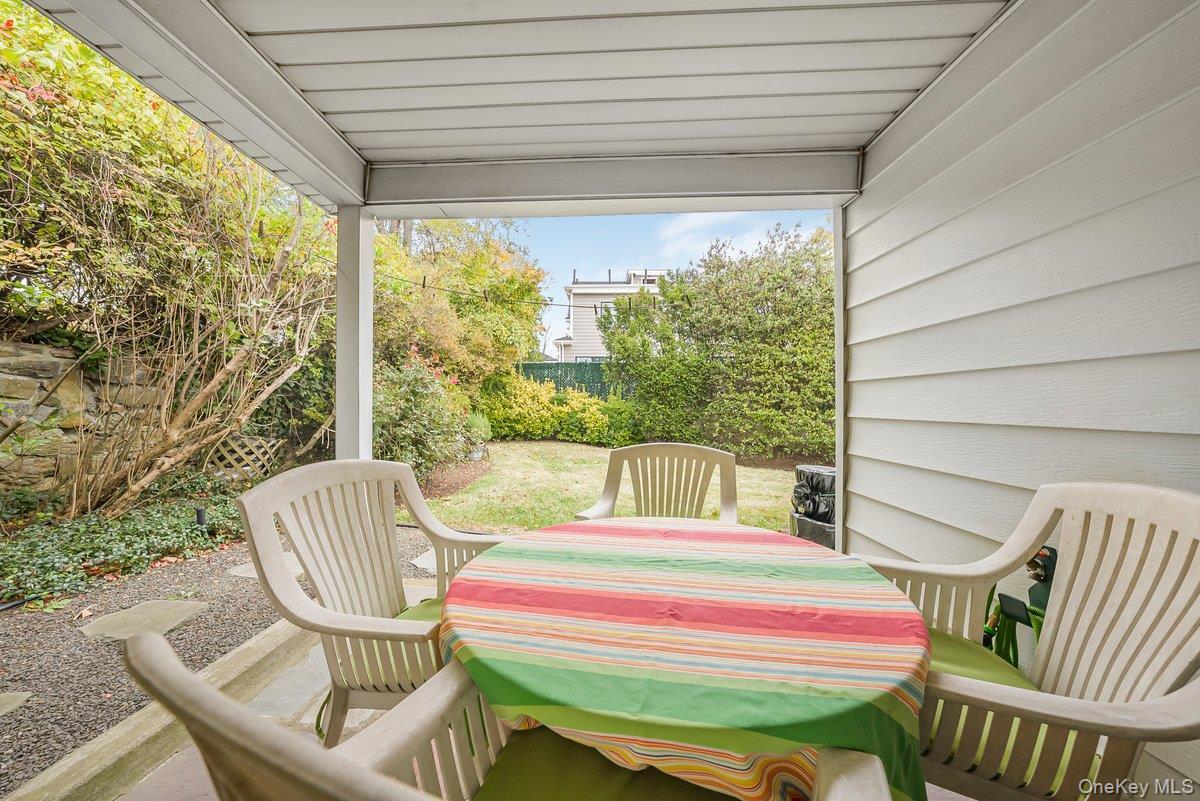 Single Family Huntington  Westchester County, NY 10704, MLS-932294-39