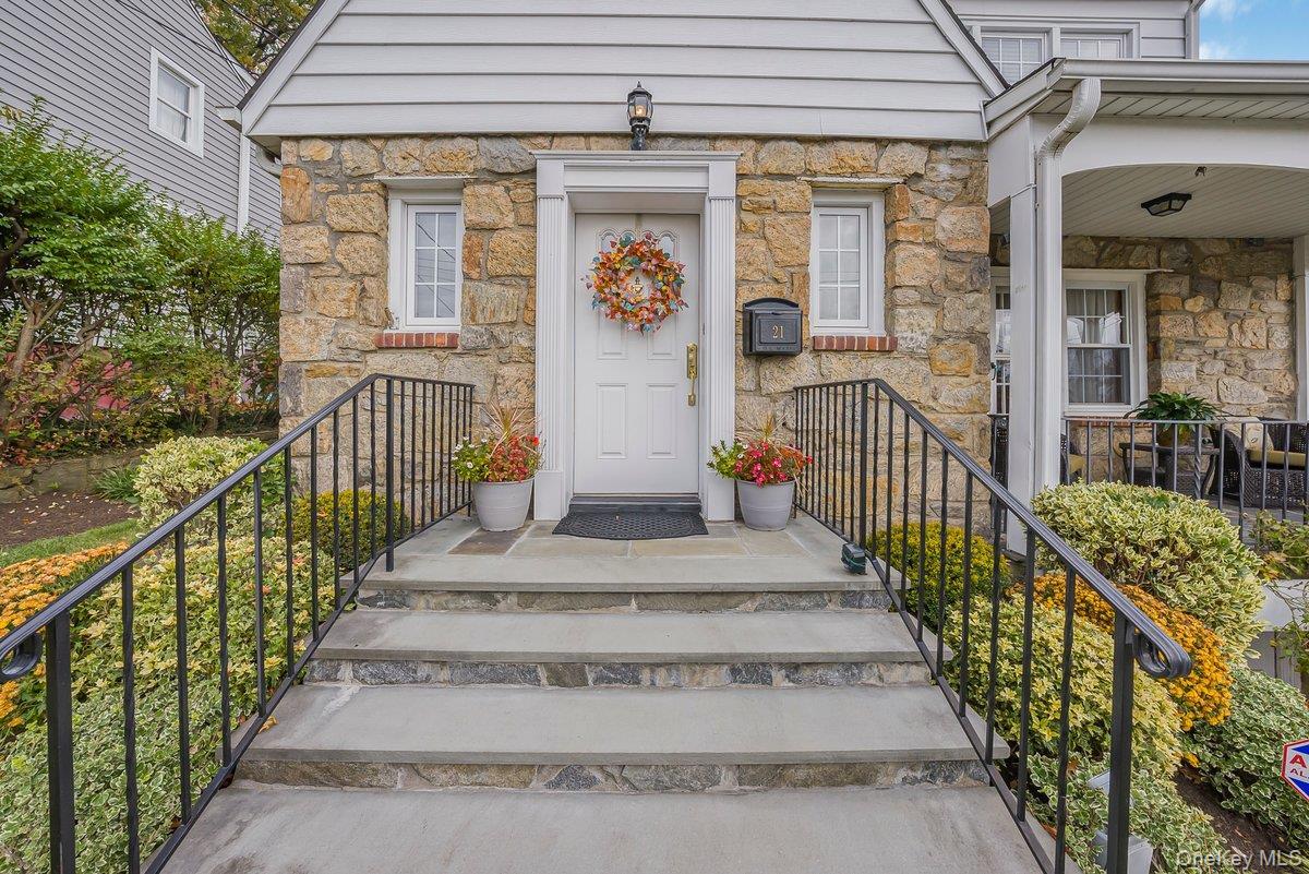 Single Family Huntington  Westchester County, NY 10704, MLS-932294-4