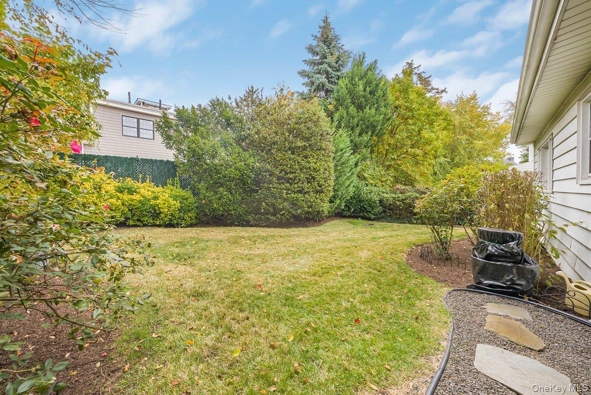 Single Family Huntington  Westchester County, NY 10704, MLS-932294-40