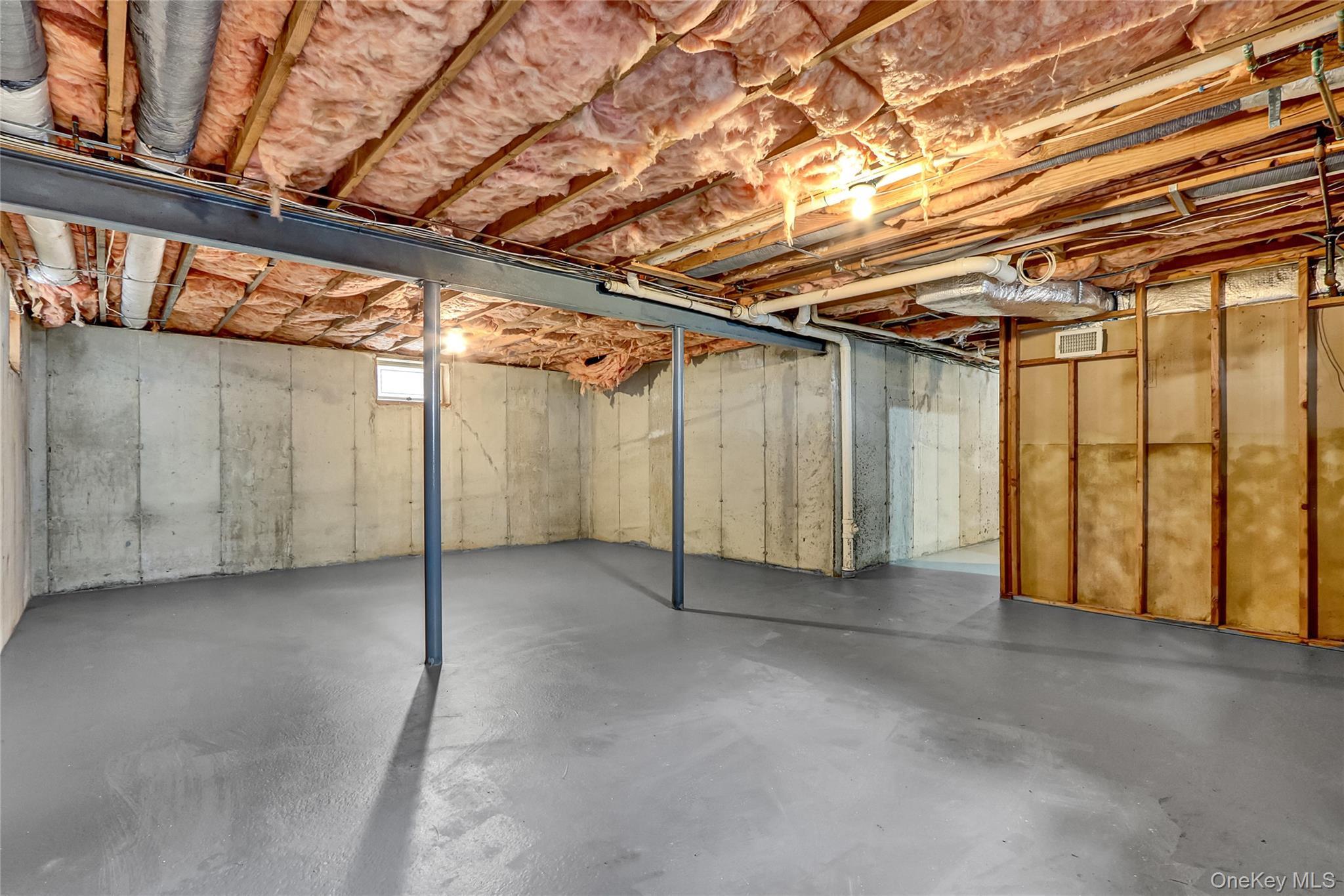 Single Family Singworth  Nassau County, NY 11771, MLS-932301-26