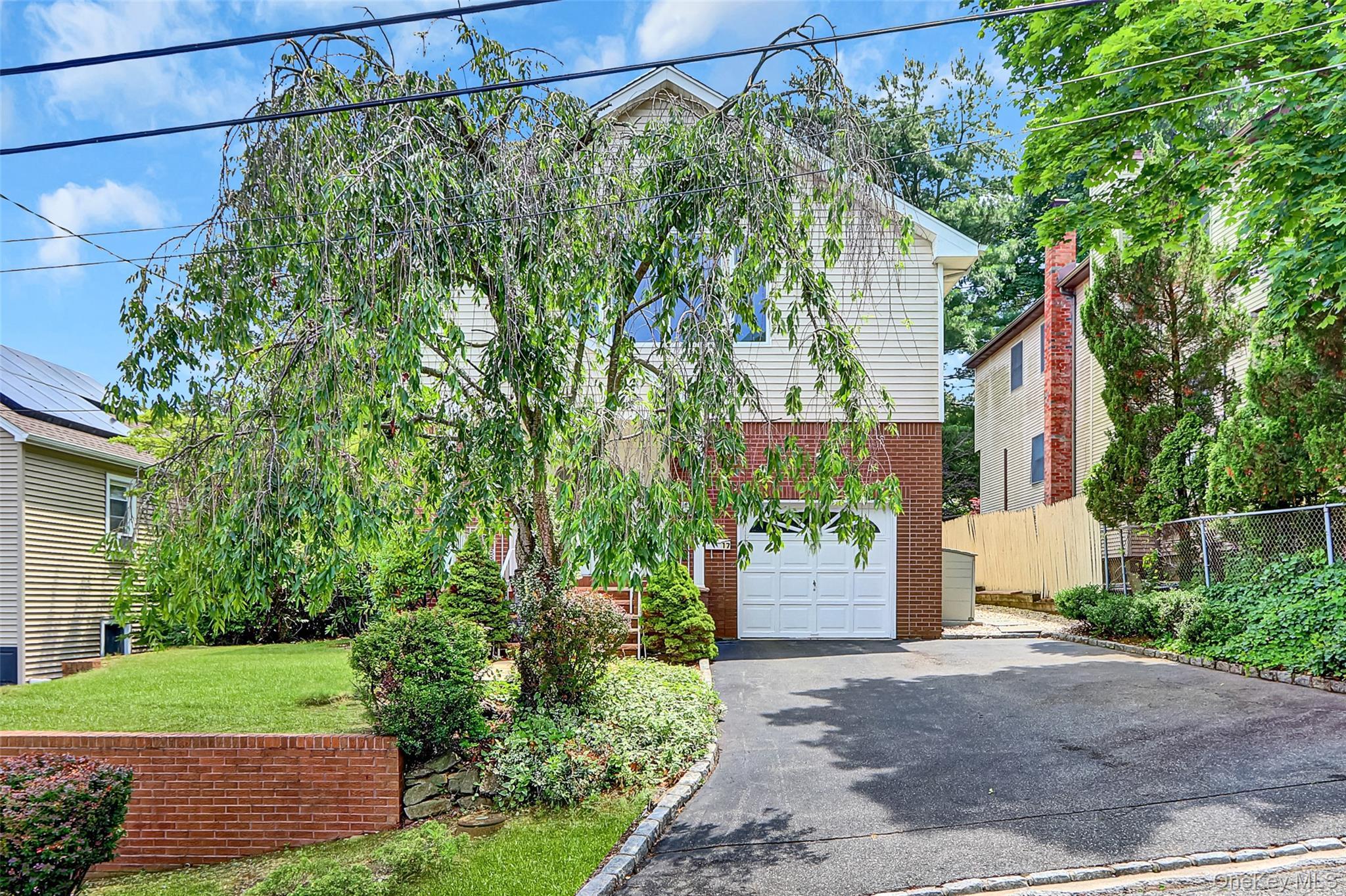 Single Family Singworth  Nassau County, NY 11771, MLS-932301-3