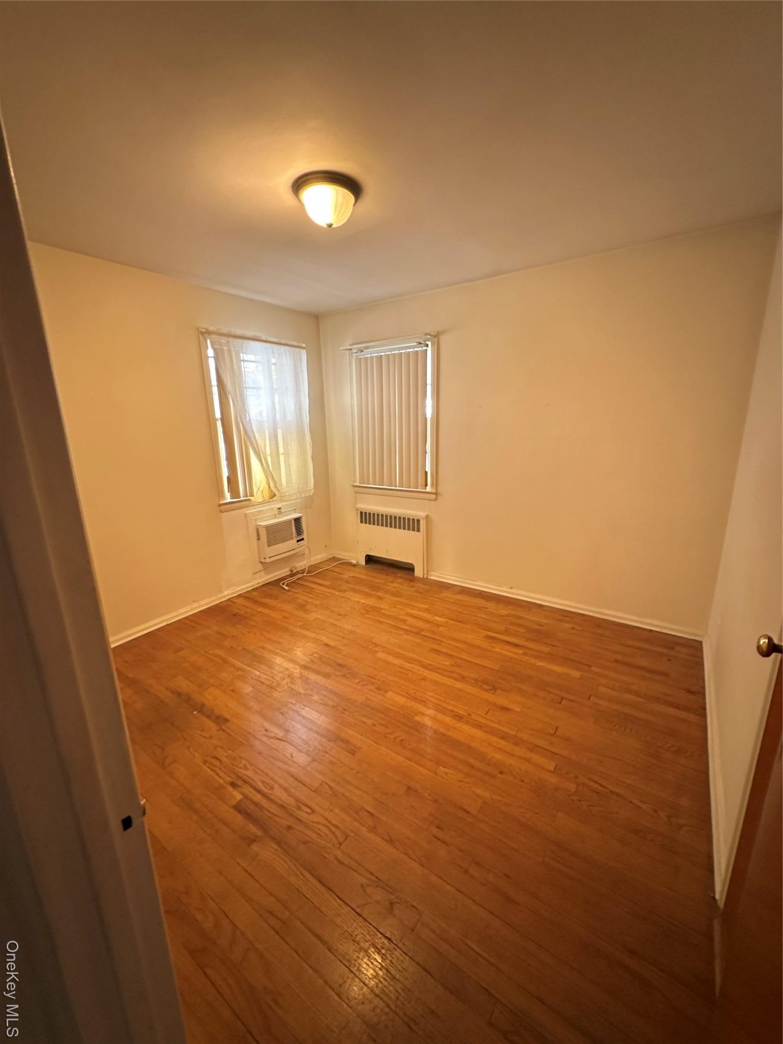 Single Family 20th Queens, NY 11357, MLS-932308-10